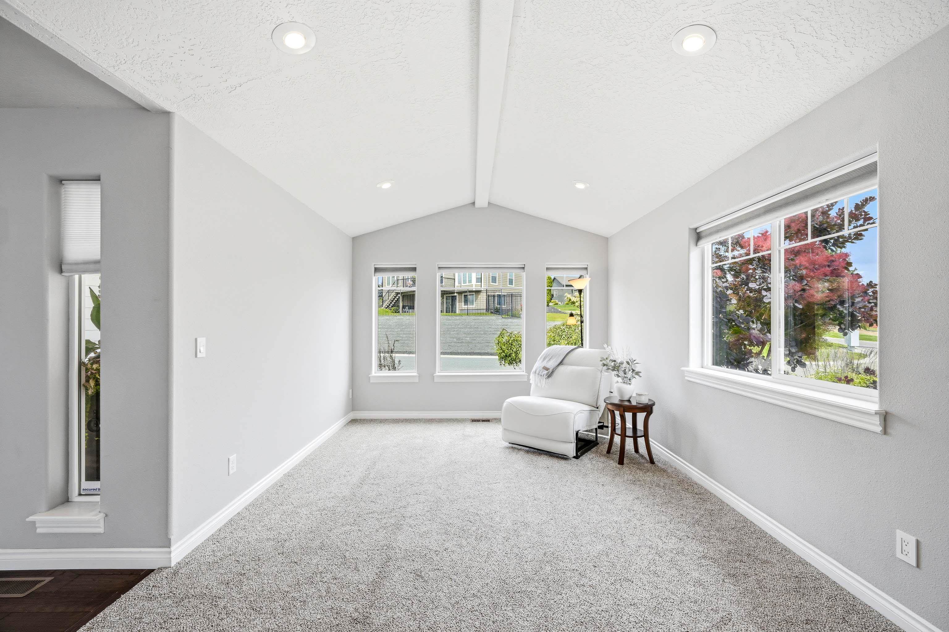 8604 E Black Oak Ln - Photo 6