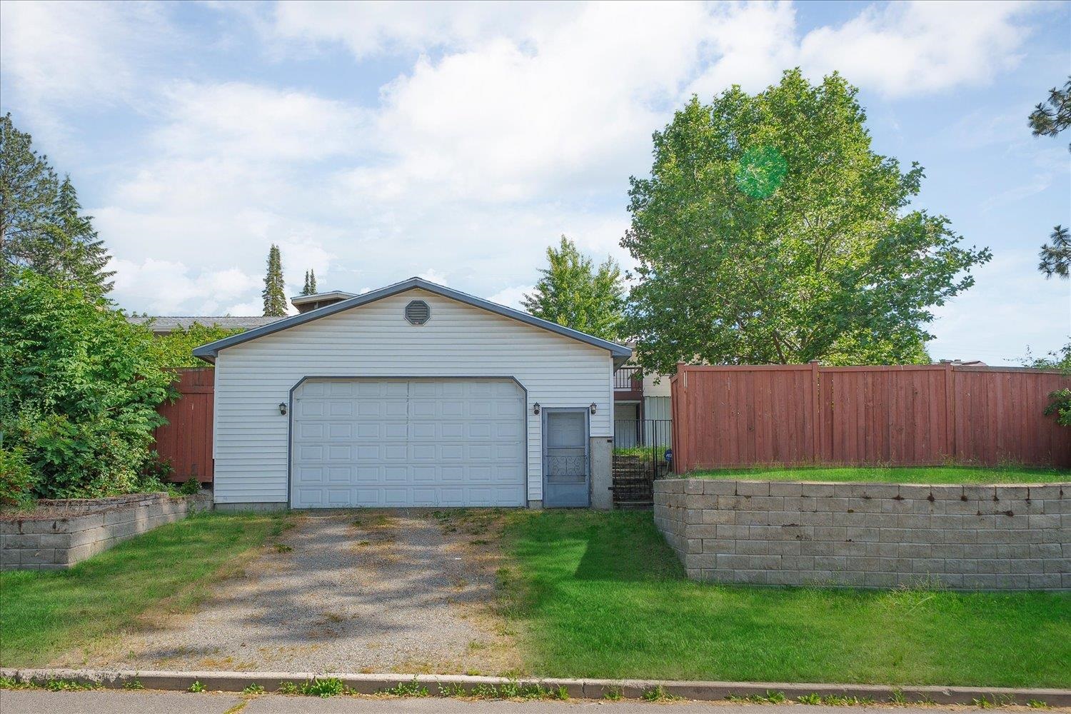 3703 E 18th Ave - Photo 2