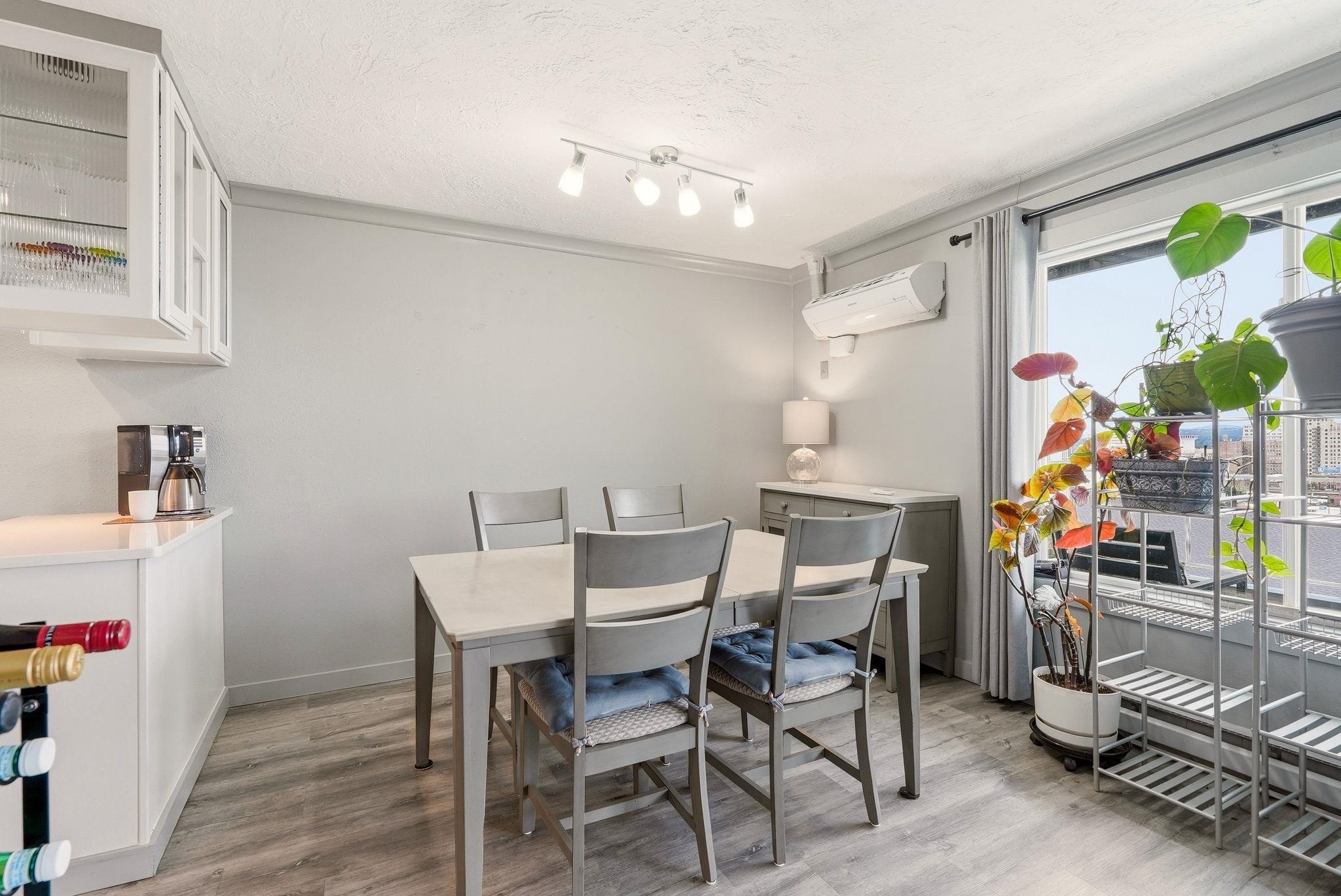 214 W 6th Ave - Photo 8