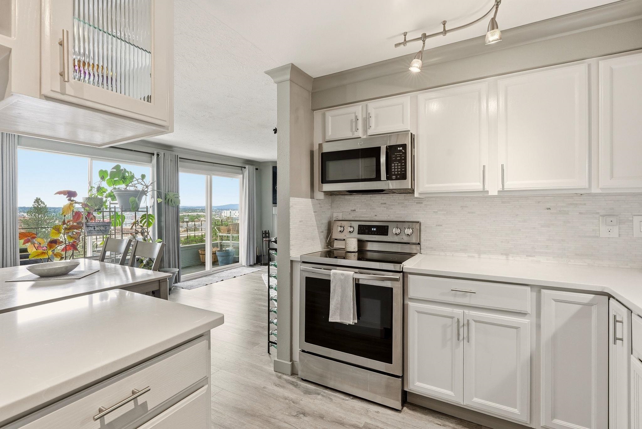 214 W 6th Ave - Photo 12