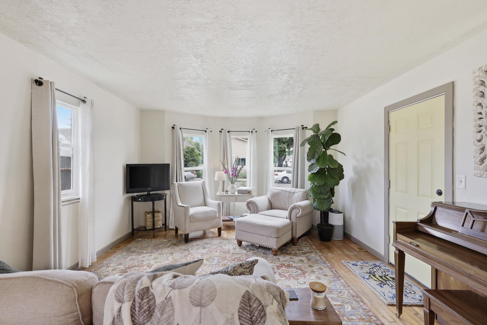 1828 W Knox Ave - Photo 4