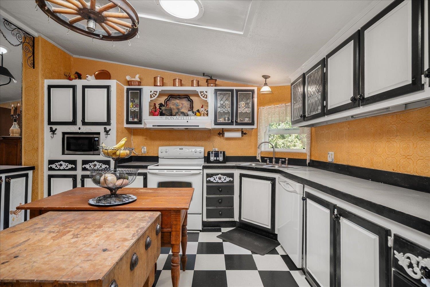 1601 E Eloika Lake Rd - Photo 13