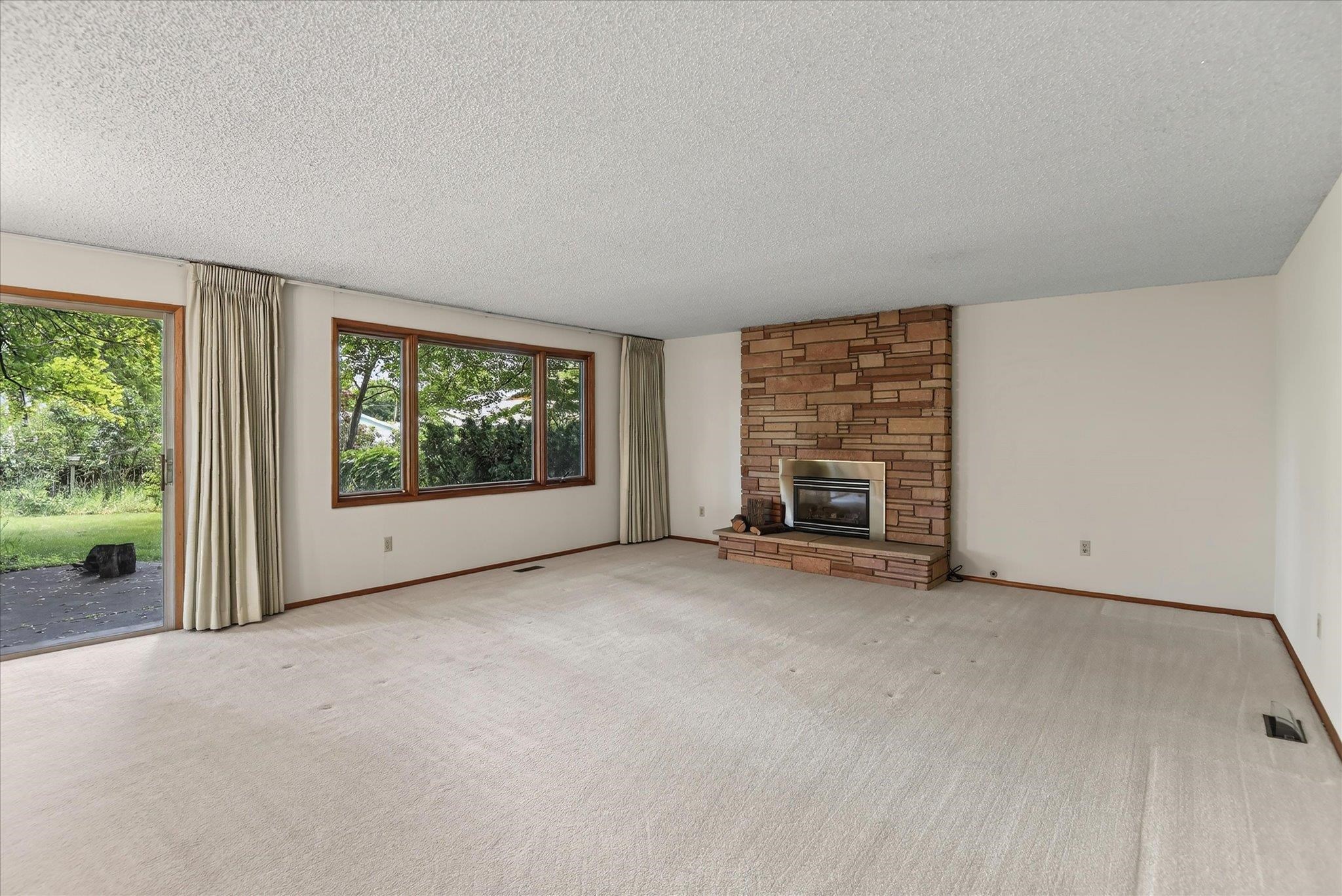 204 W 33rd Ave - Photo 3