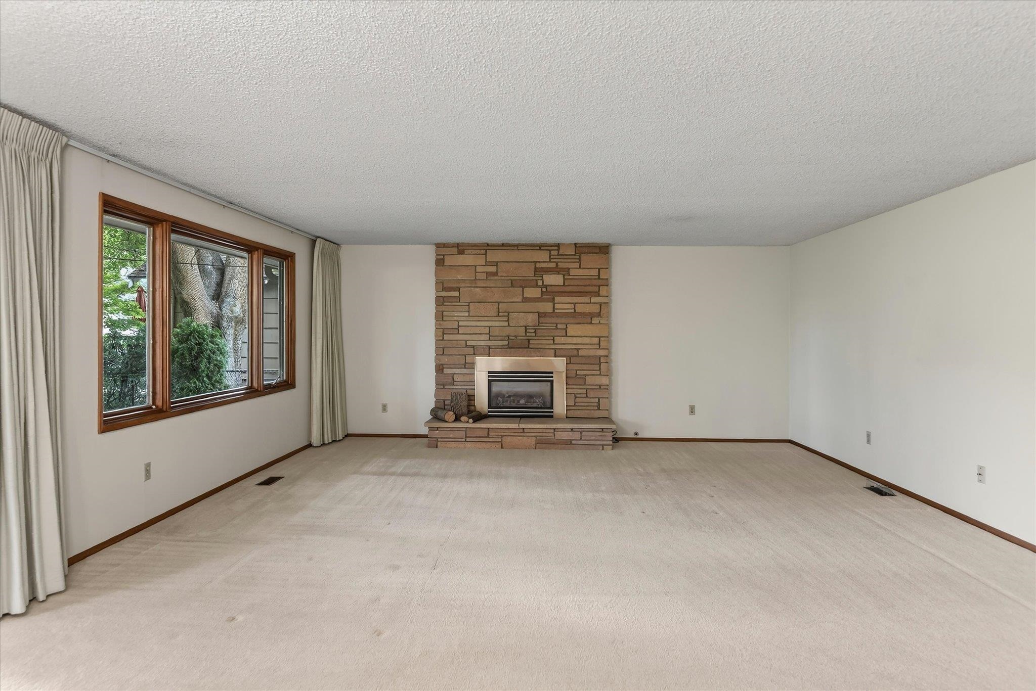 204 W 33rd Ave - Photo 5