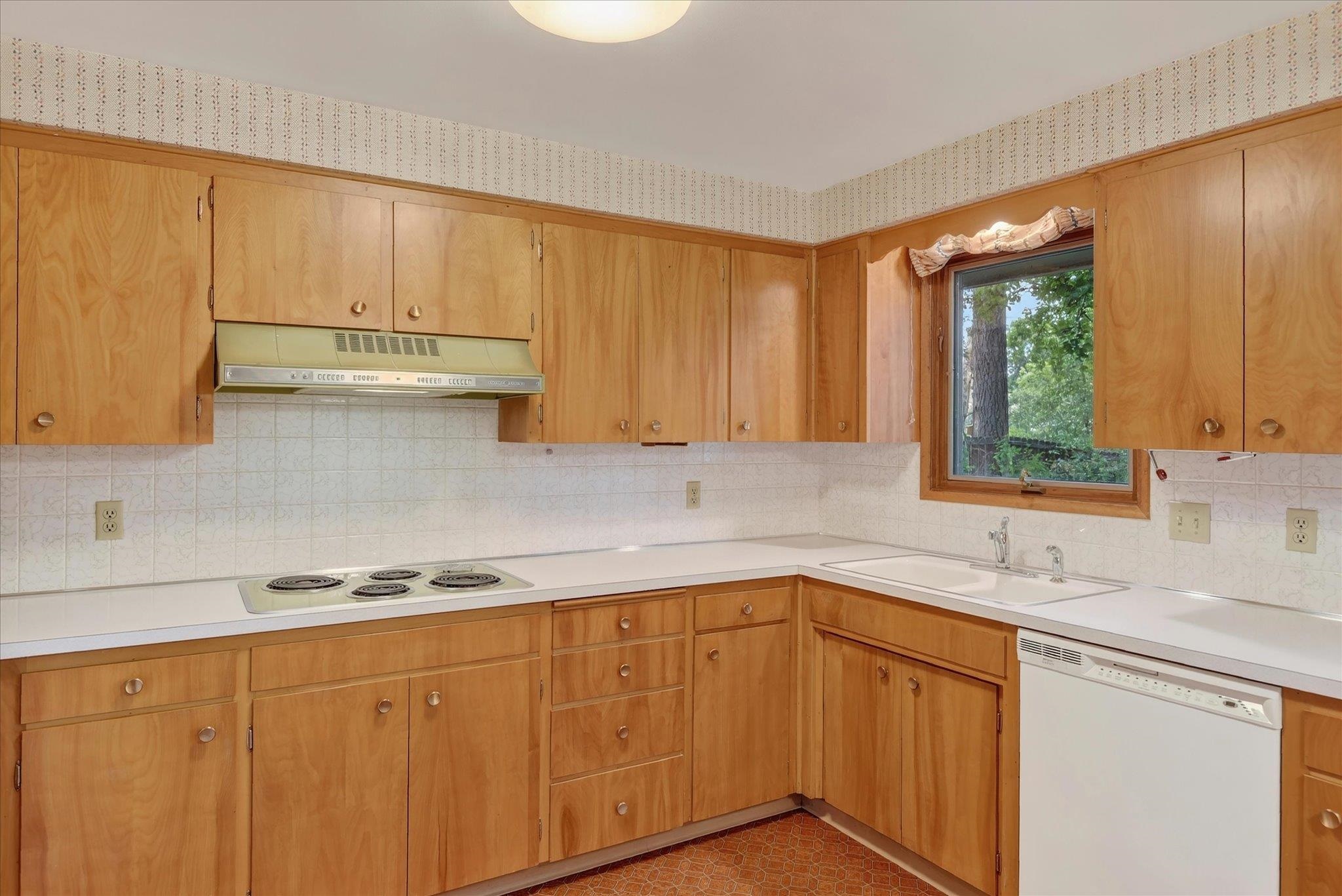 204 W 33rd Ave - Photo 11