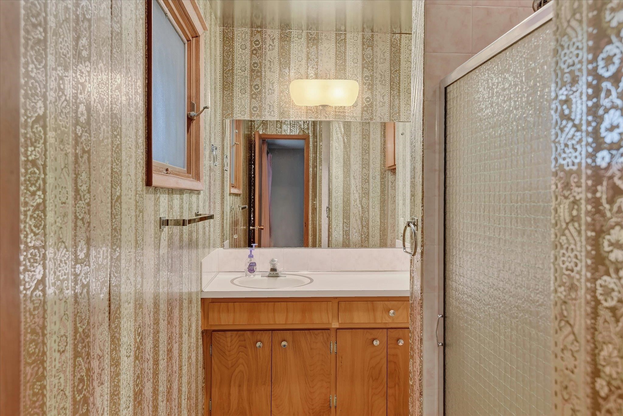 204 W 33rd Ave - Photo 15