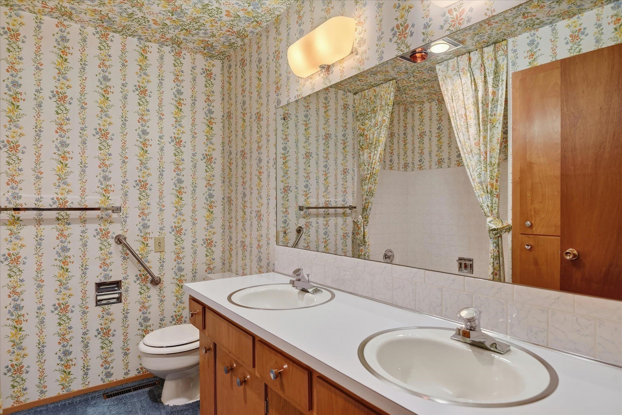 204 W 33rd Ave - Photo 19