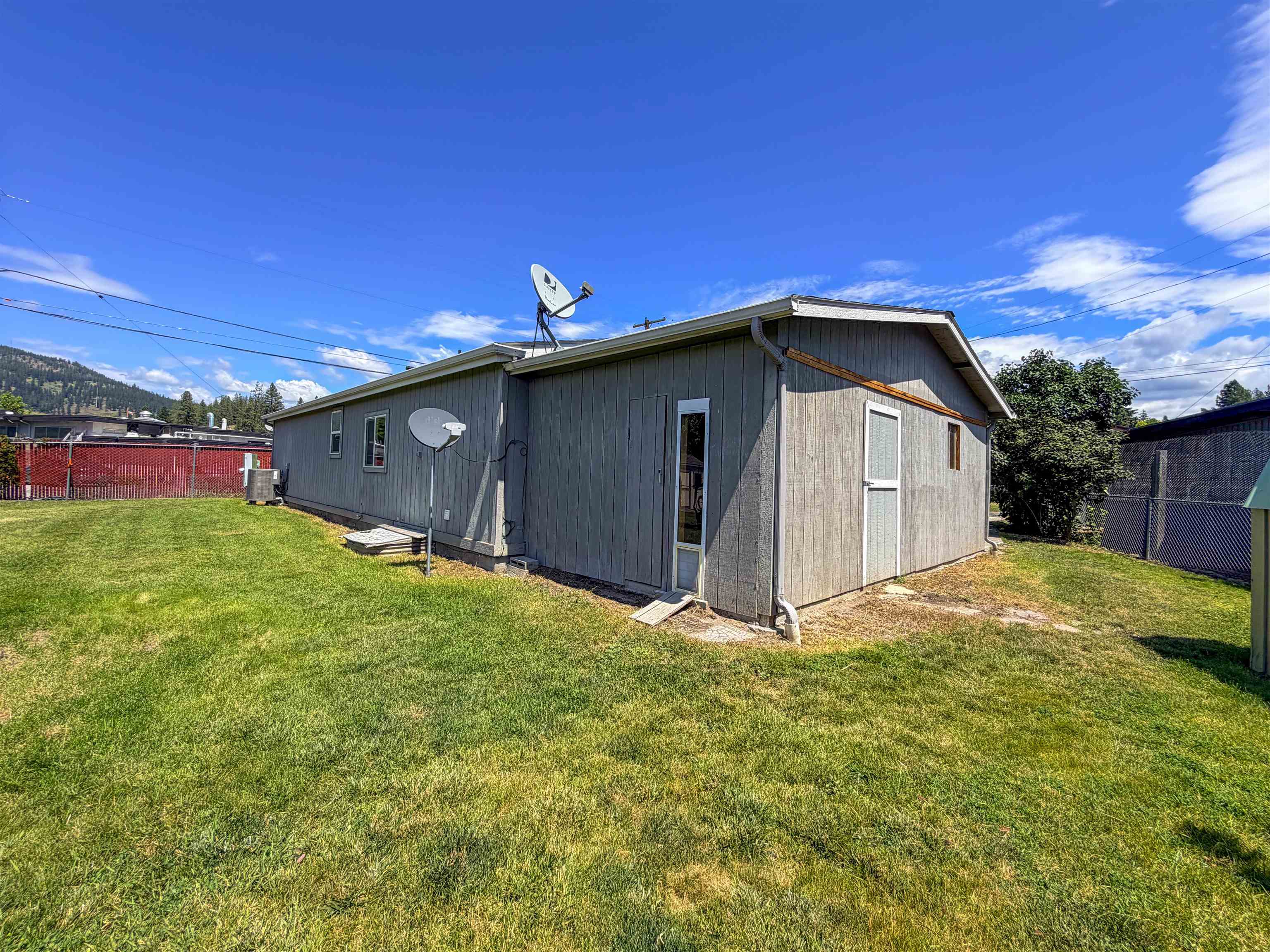 580 S Madison St - Photo 3