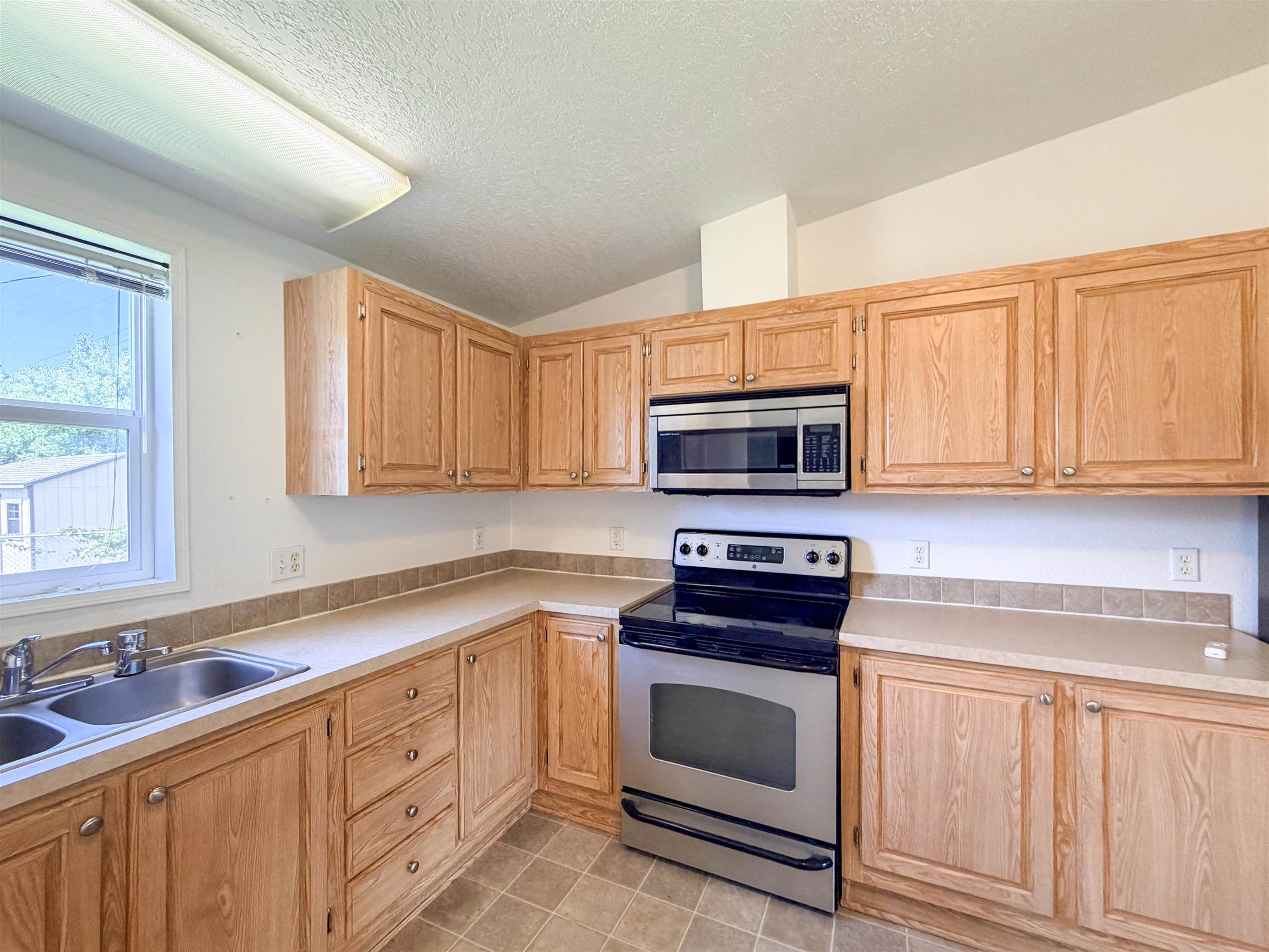 580 S Madison St - Photo 9