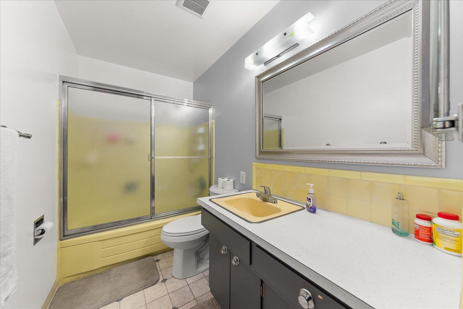 5905 N Astor St - Photo 16