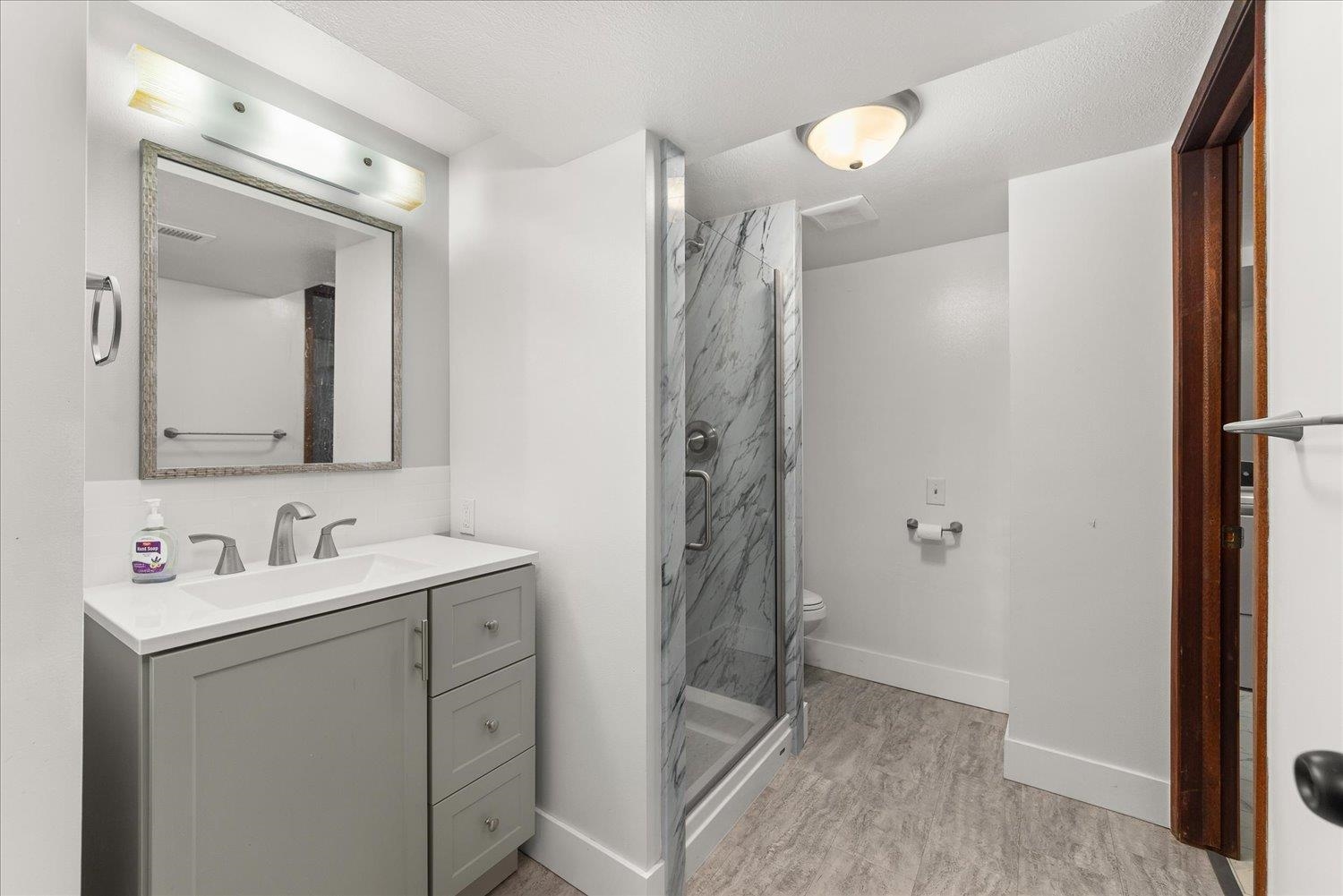 5905 N Astor St - Photo 20