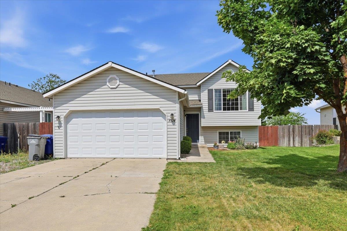 7724 S Blackberry St - Photo 1