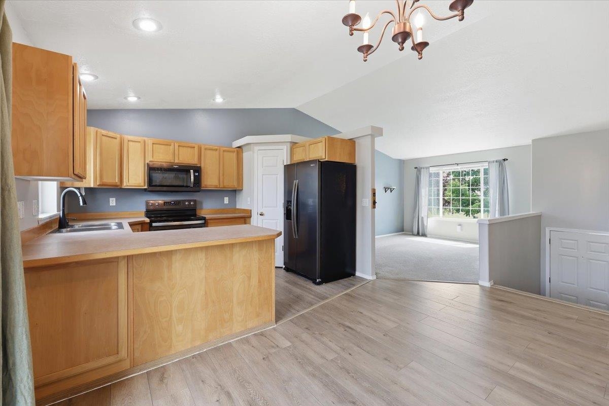 7724 S Blackberry St - Photo 5