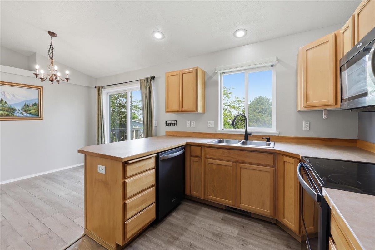 7724 S Blackberry St - Photo 8