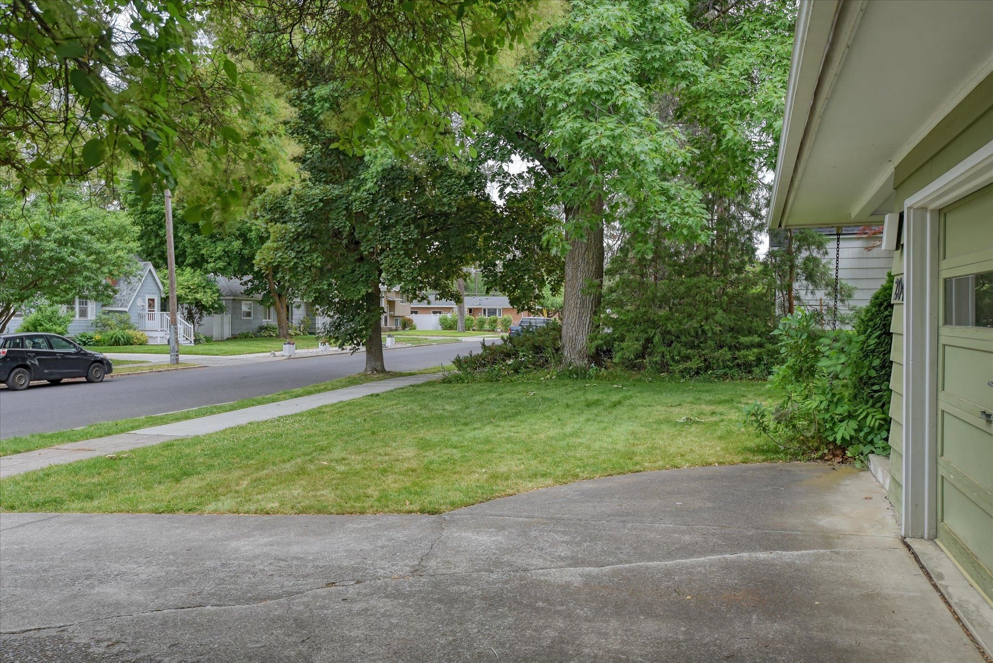 204 W 33rd Ave - Photo 30