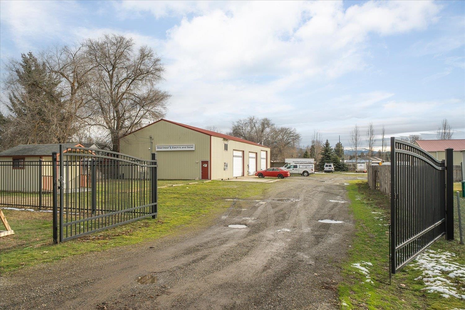 17622 E Cowley Ave - Photo 2