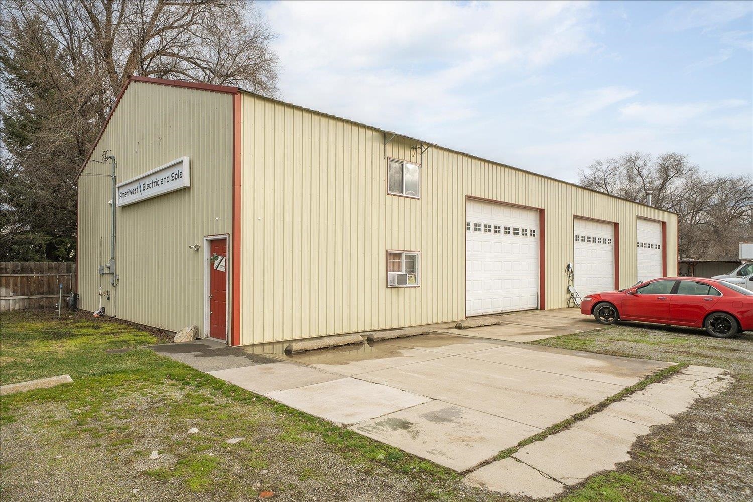 17622 E Cowley Ave - Photo 3