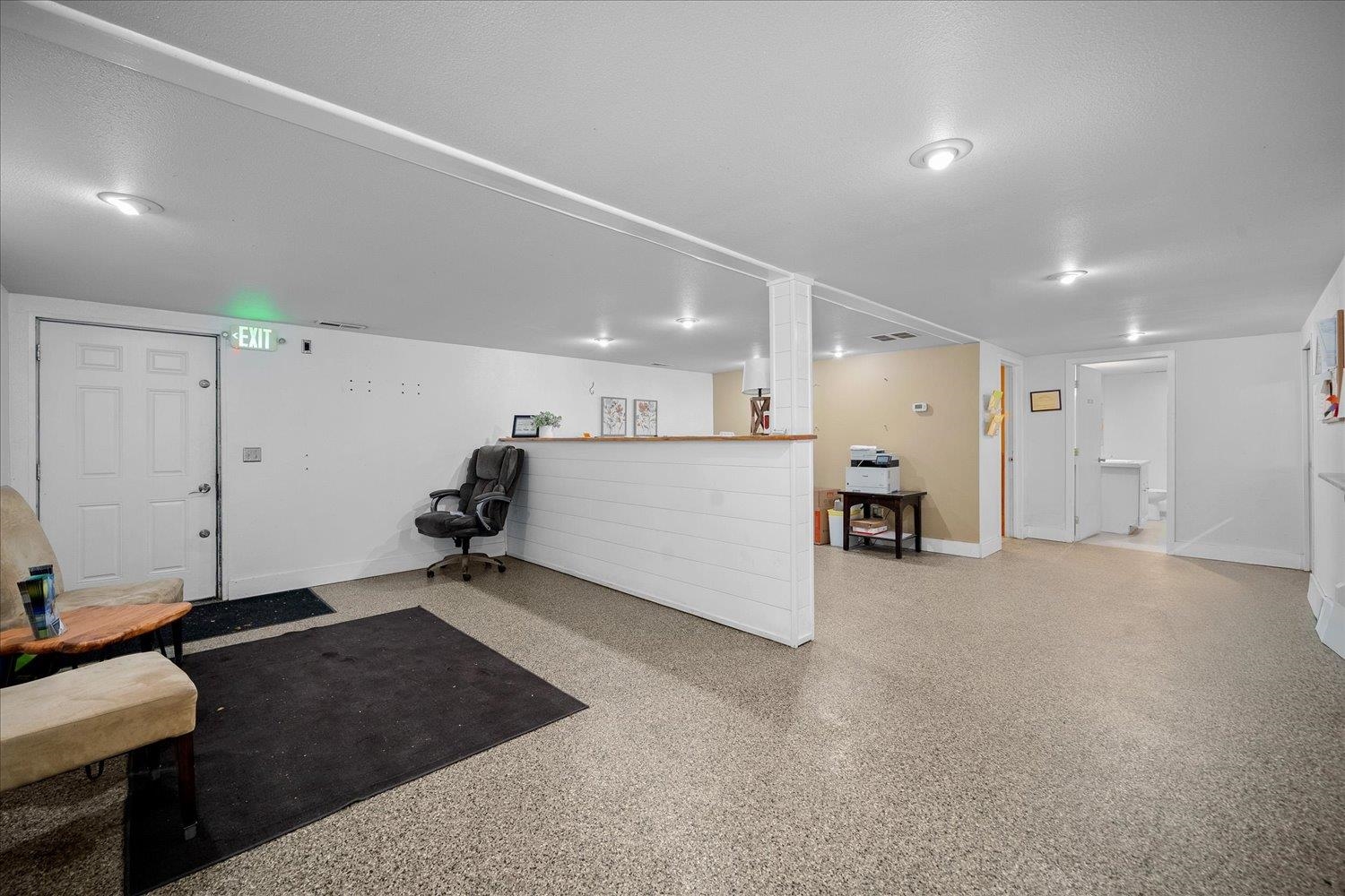 17622 E Cowley Ave - Photo 4
