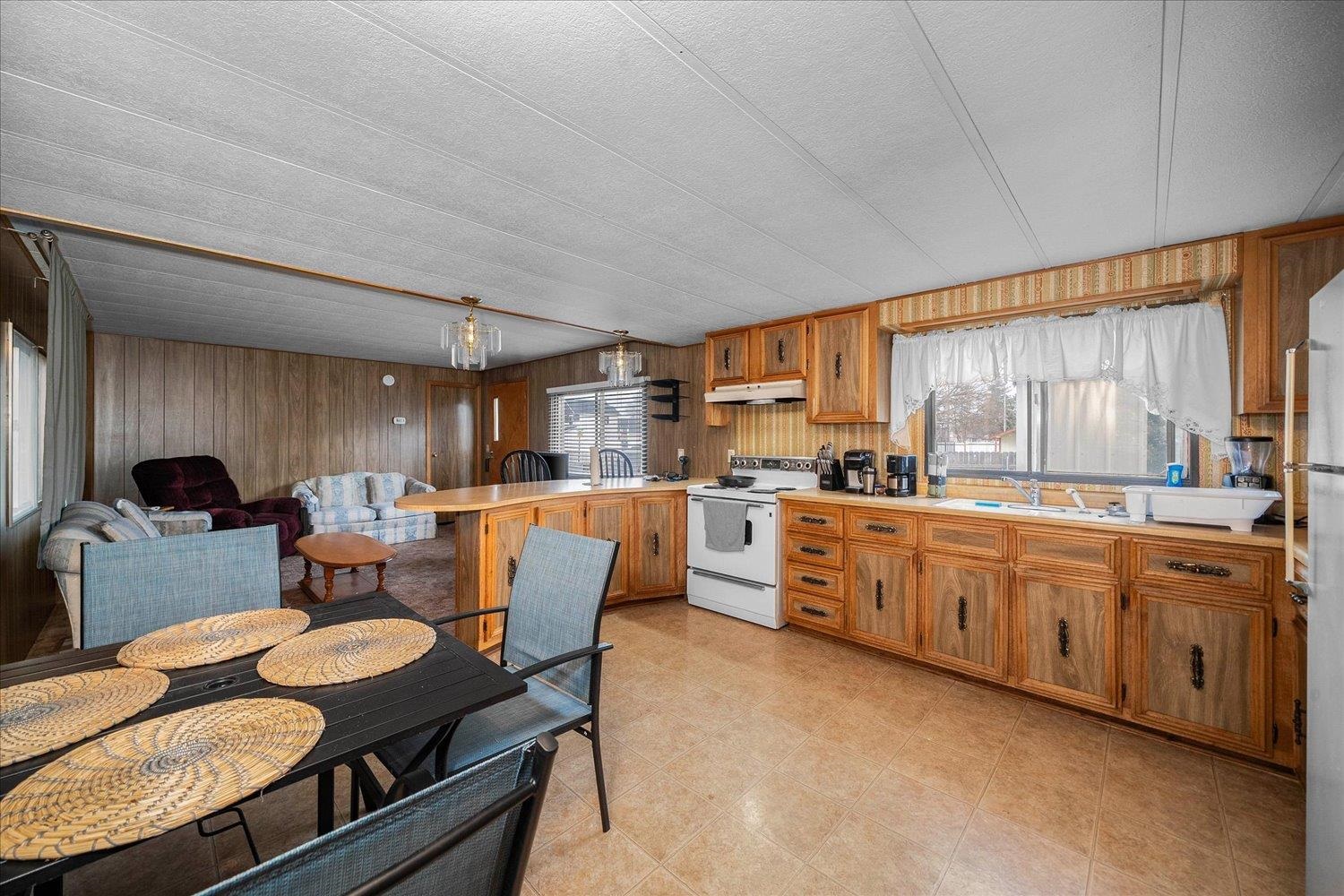 17622 E Cowley Ave - Photo 39