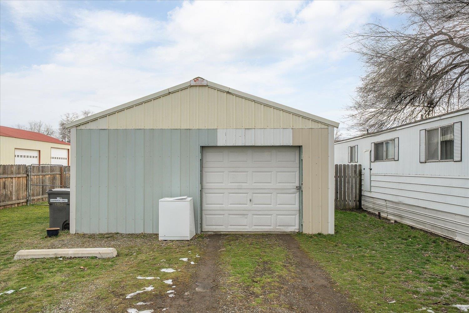 17622 E Cowley Ave - Photo 46