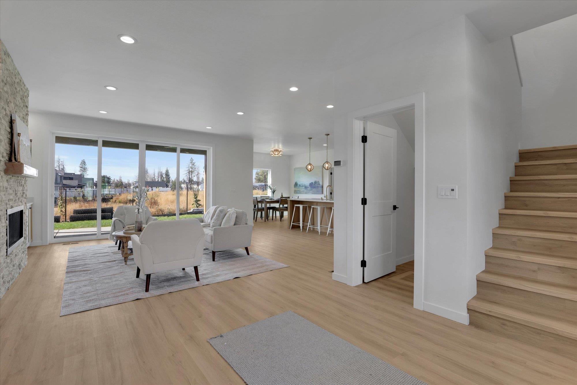 520 S Stanley St - Photo 2