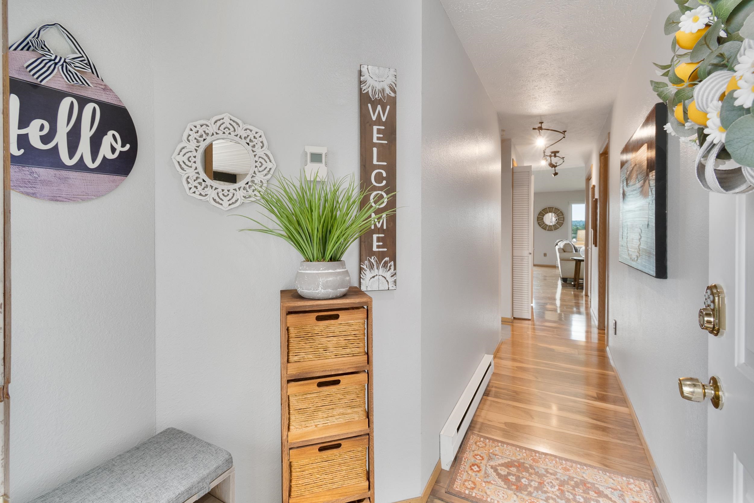 174 S Coeur d'Alene St - Photo 3