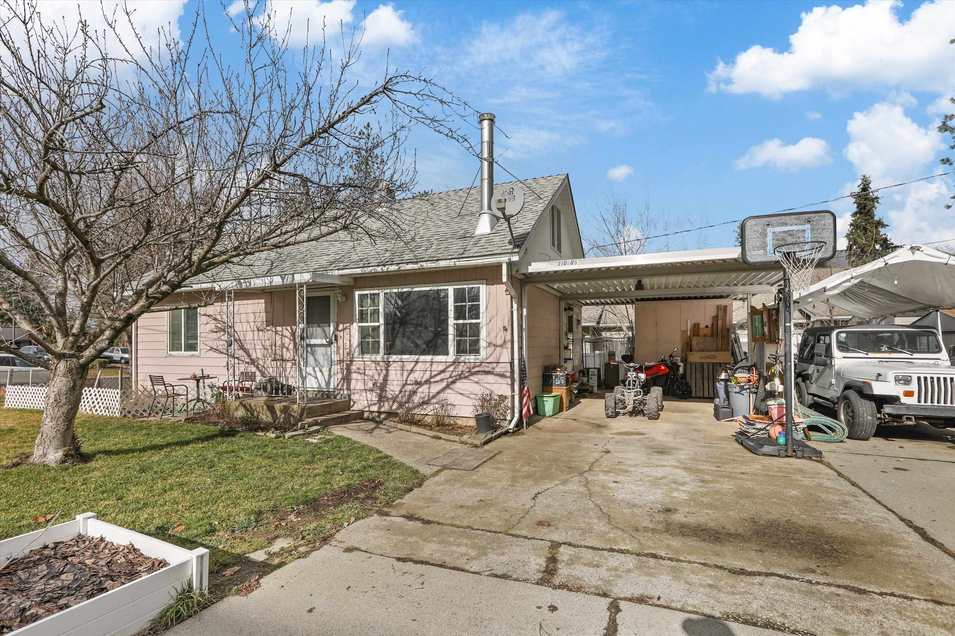 10505 E 10th Ave - Photo 2