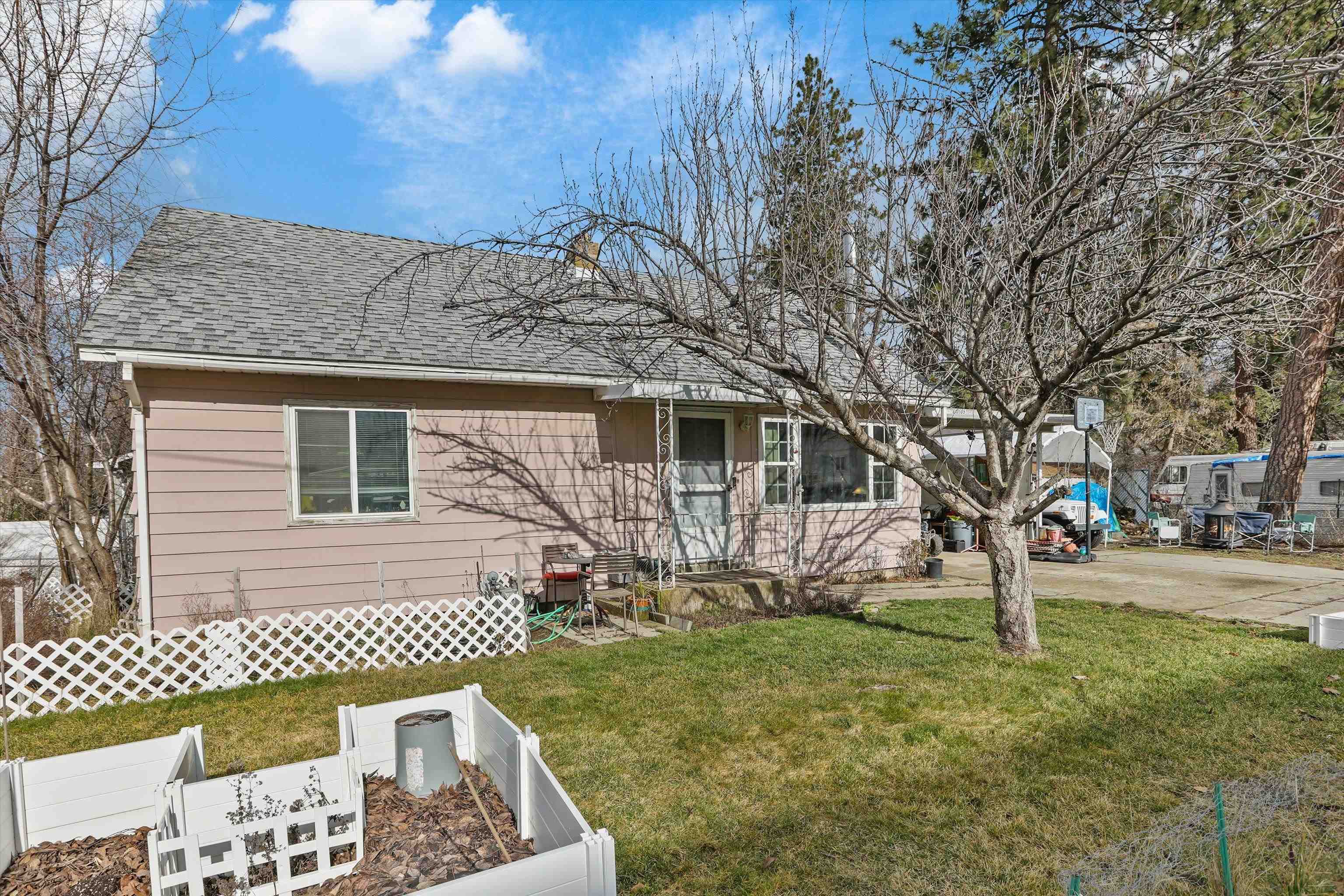 10505 E 10th Ave - Photo 3