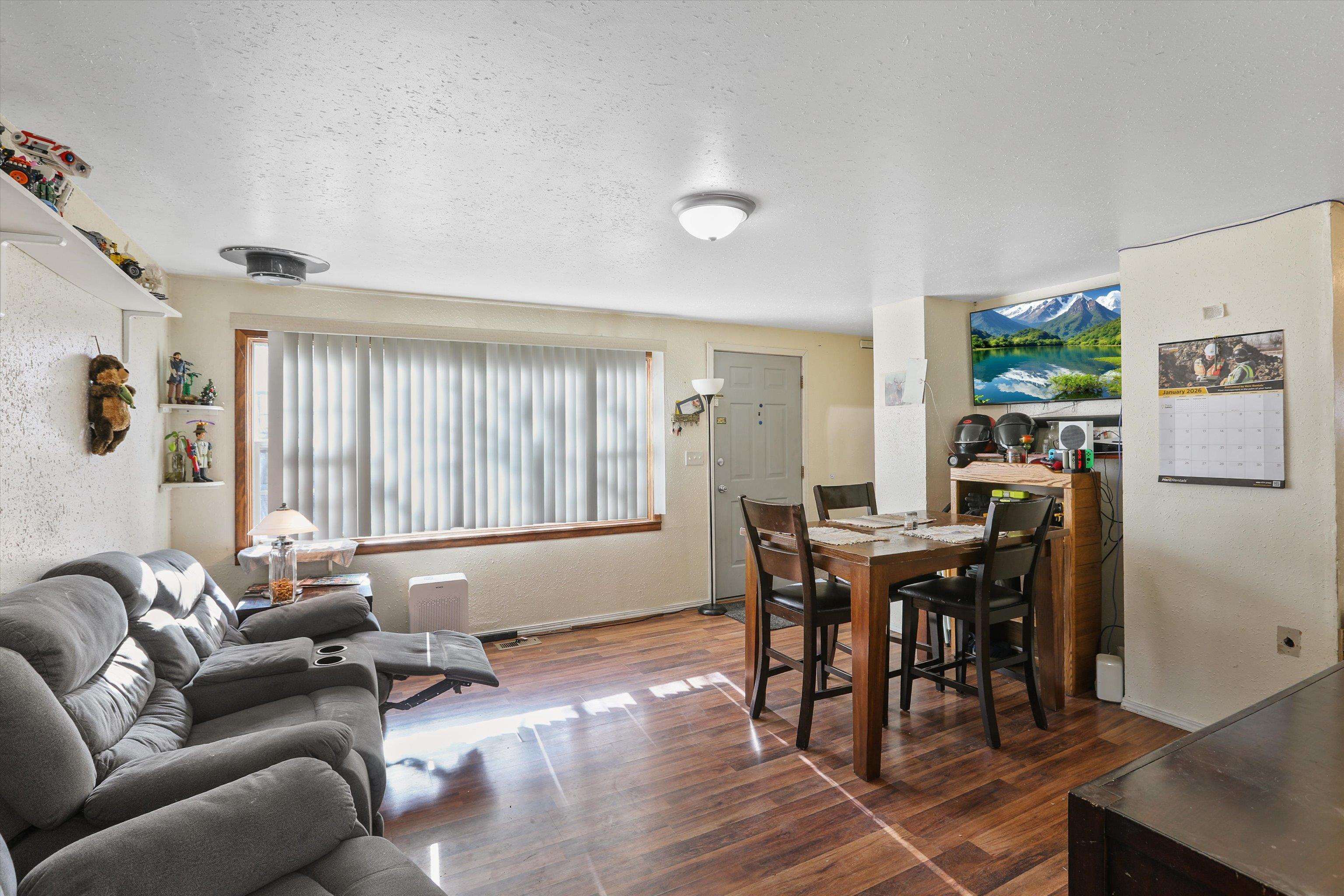 10505 E 10th Ave - Photo 5