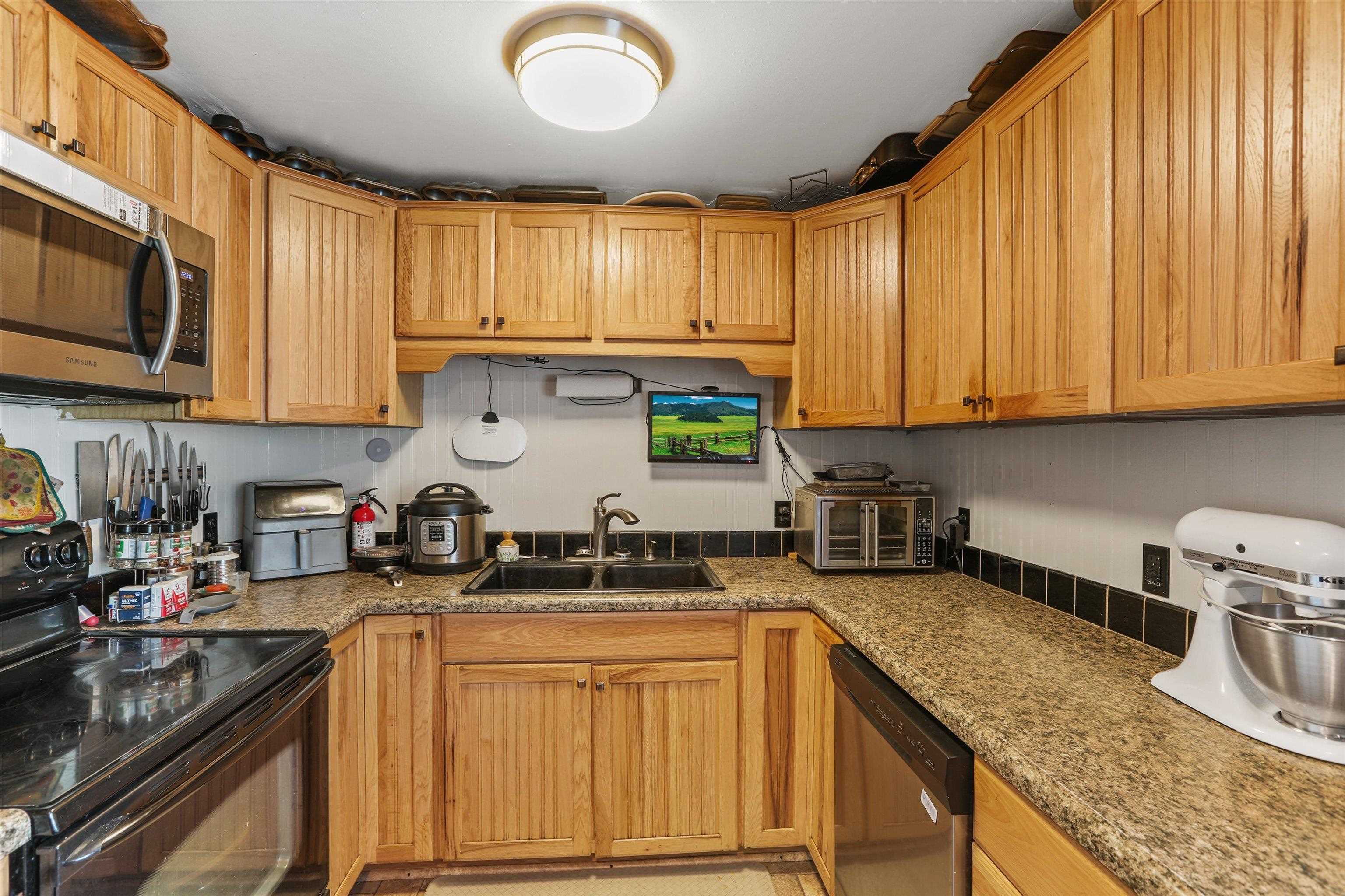 10505 E 10th Ave - Photo 7