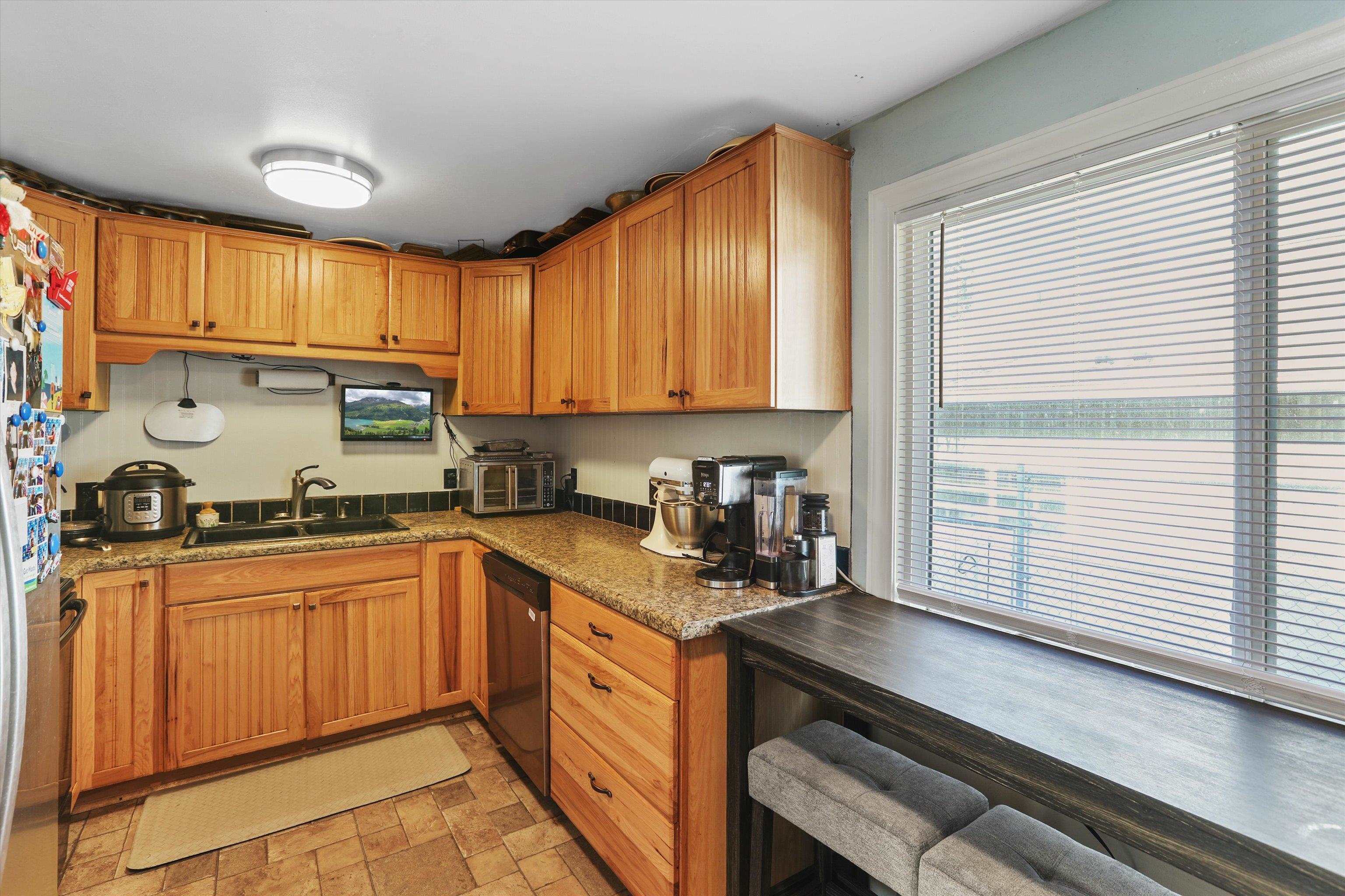 10505 E 10th Ave - Photo 8