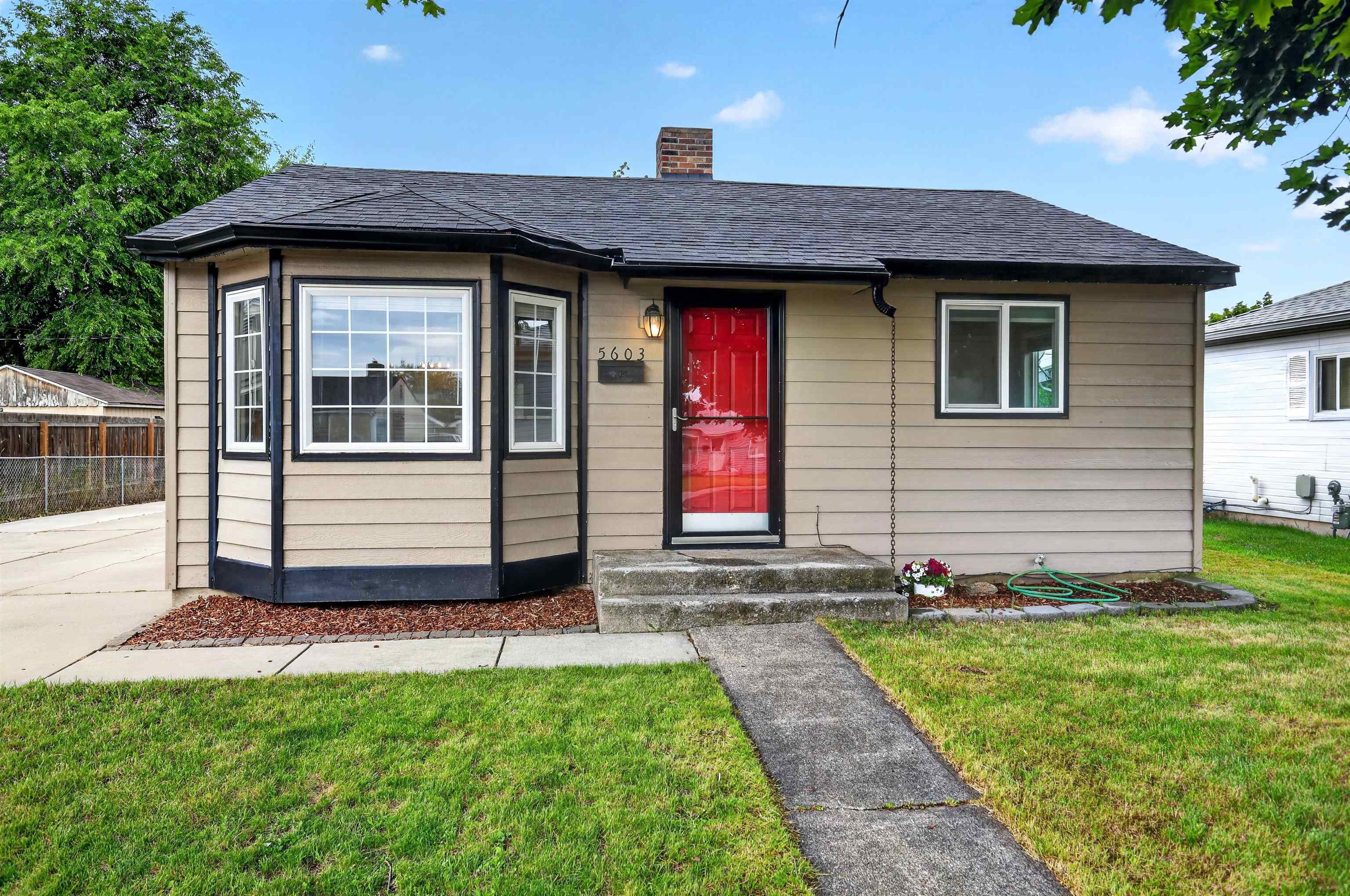 5603 N Lindeke St - Photo 1