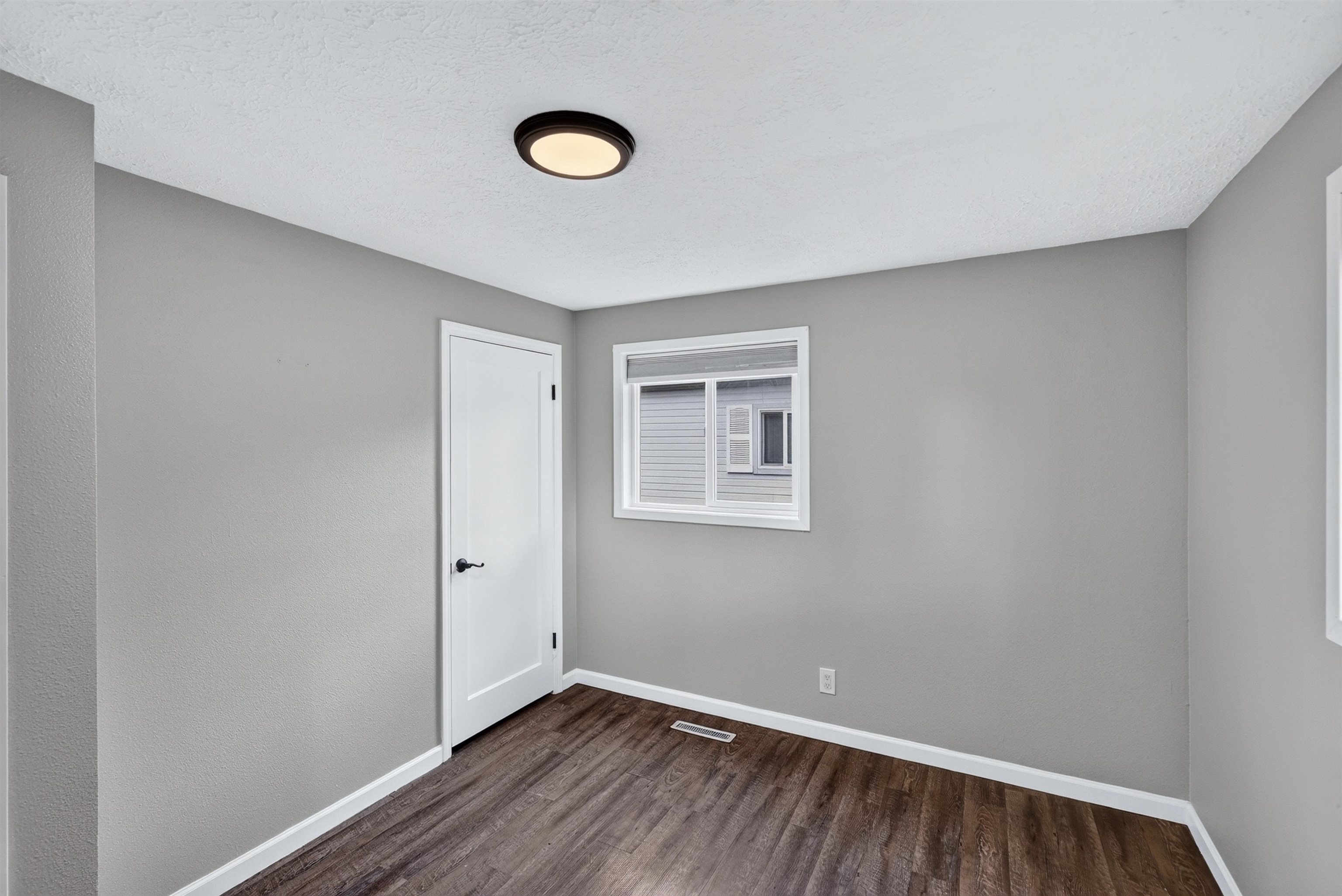 5603 N Lindeke St - Photo 16