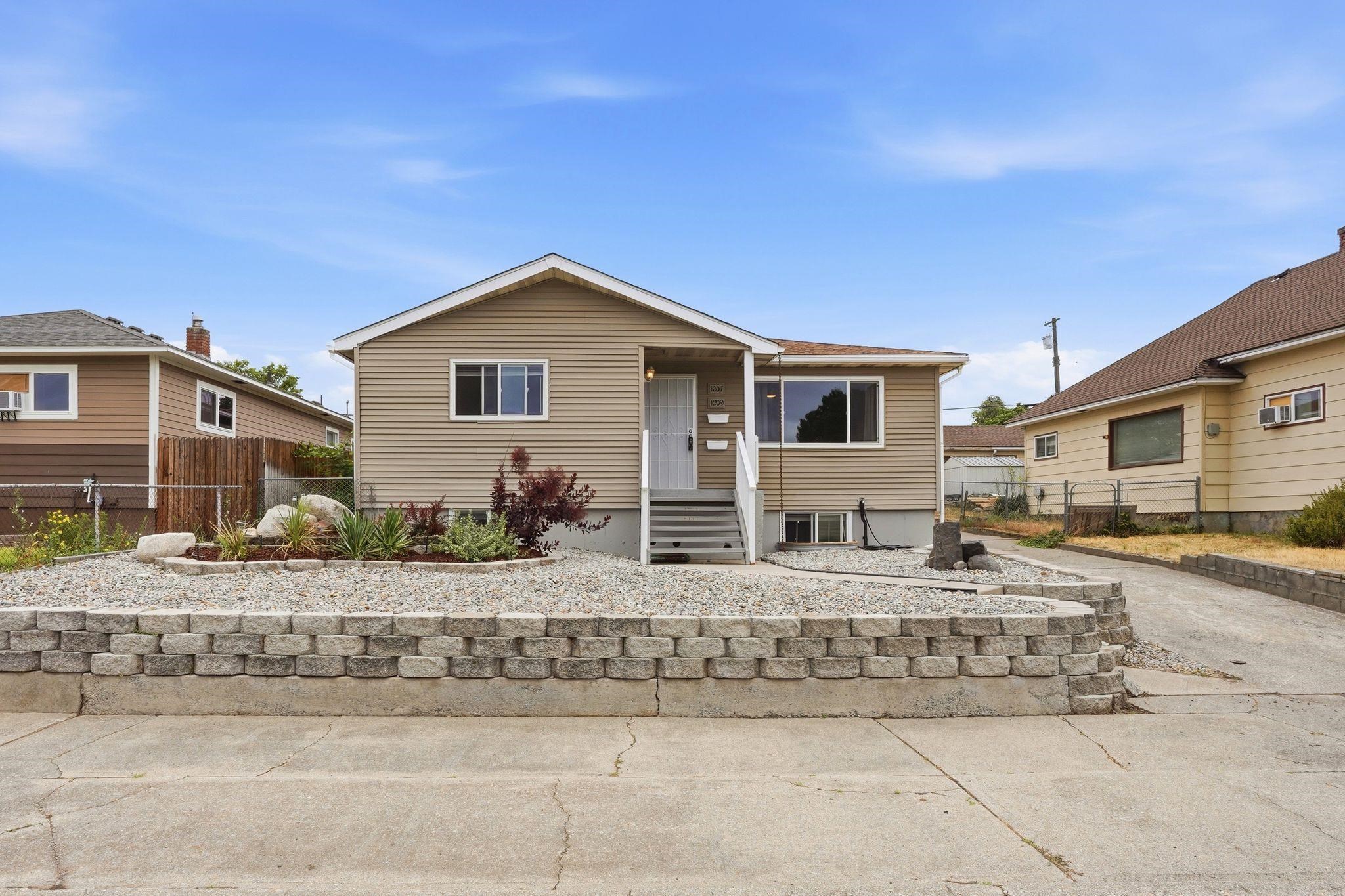 1207 E Kiernan Ave - Photo 2