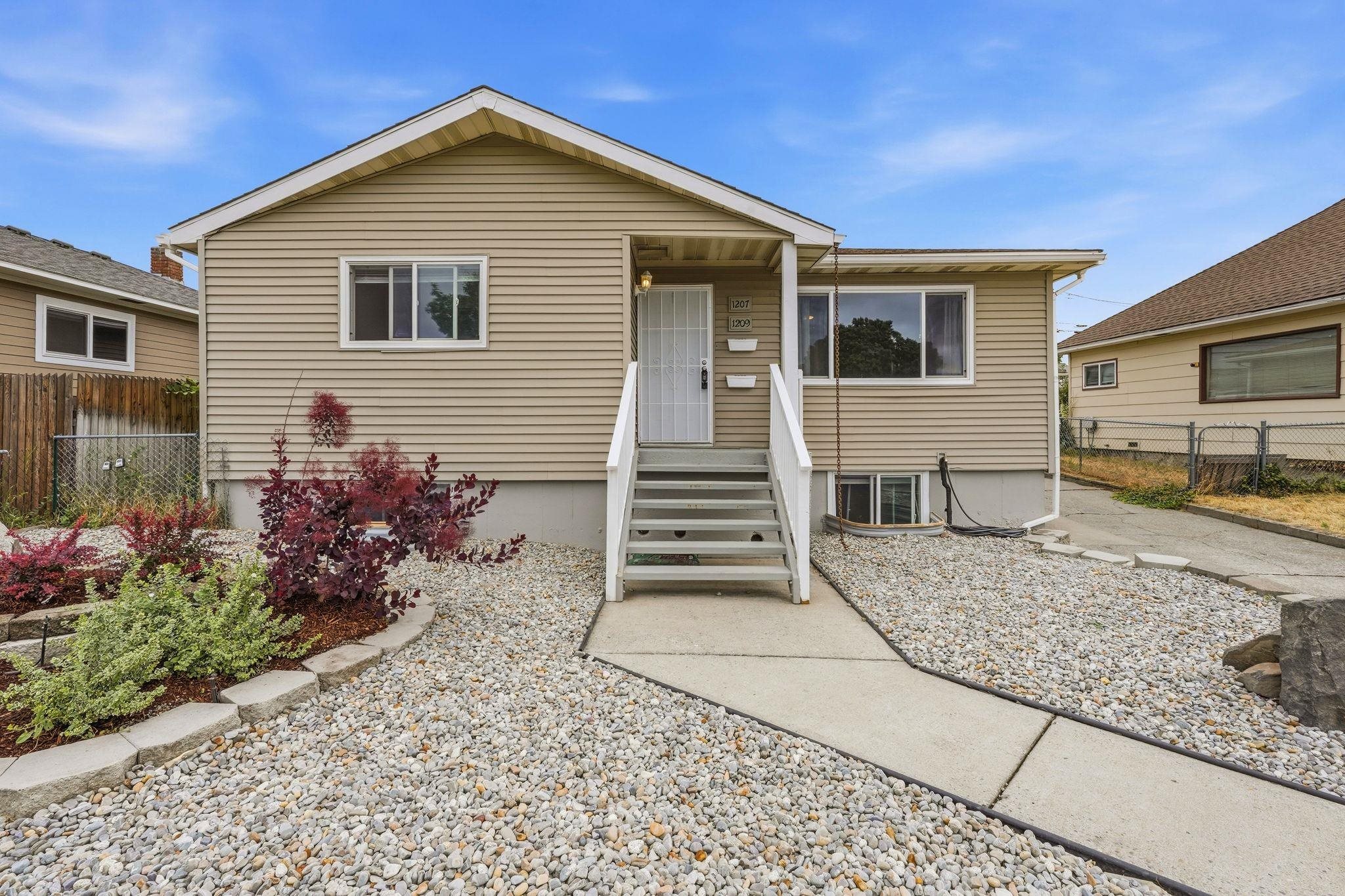 1207 E Kiernan Ave - Photo 3