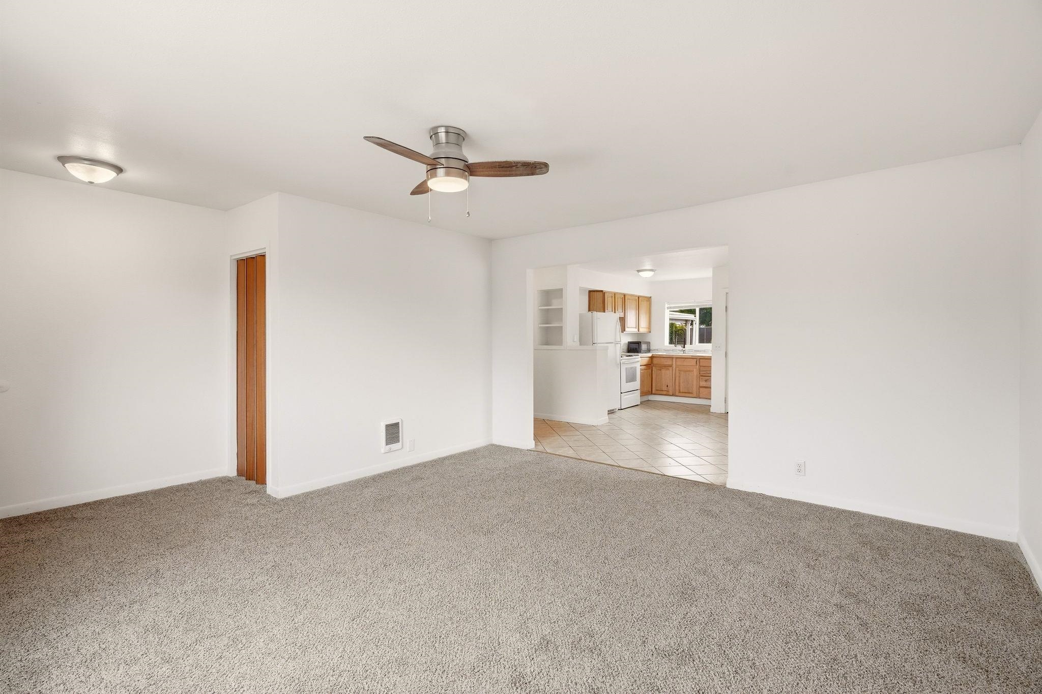 1207 E Kiernan Ave - Photo 6