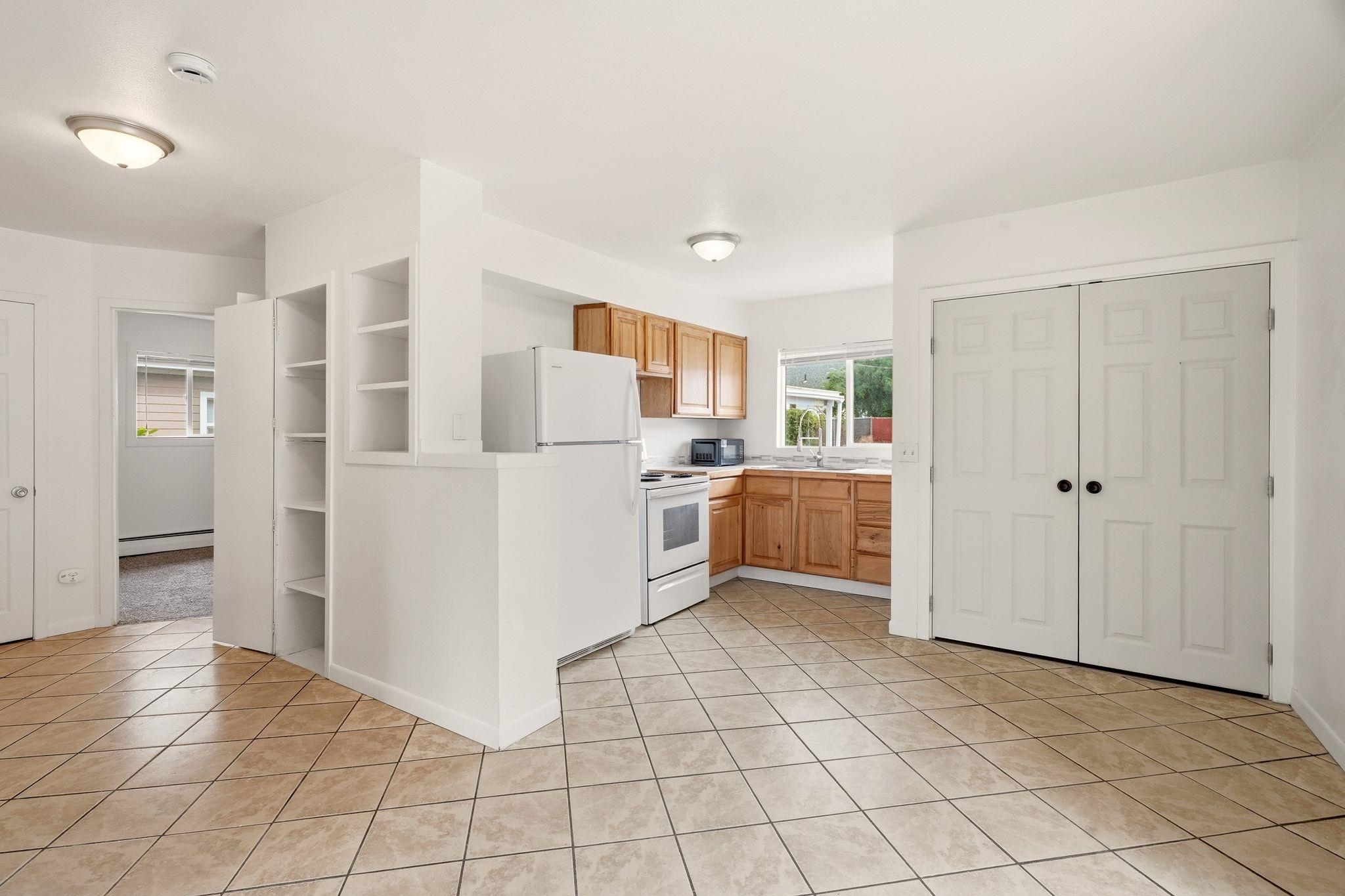 1207 E Kiernan Ave - Photo 9