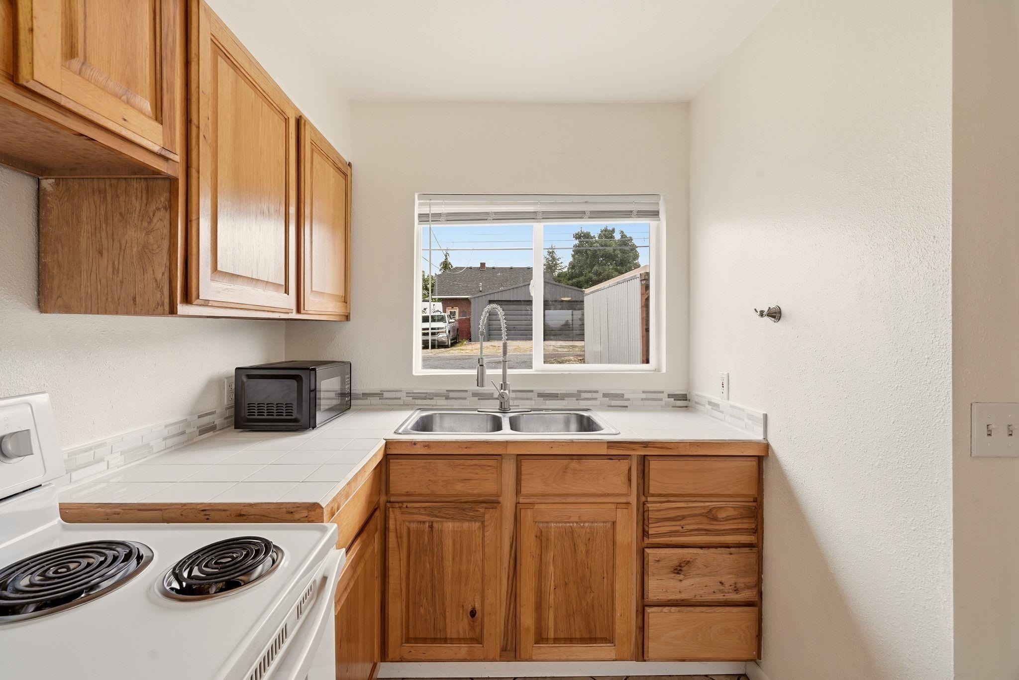 1207 E Kiernan Ave - Photo 13