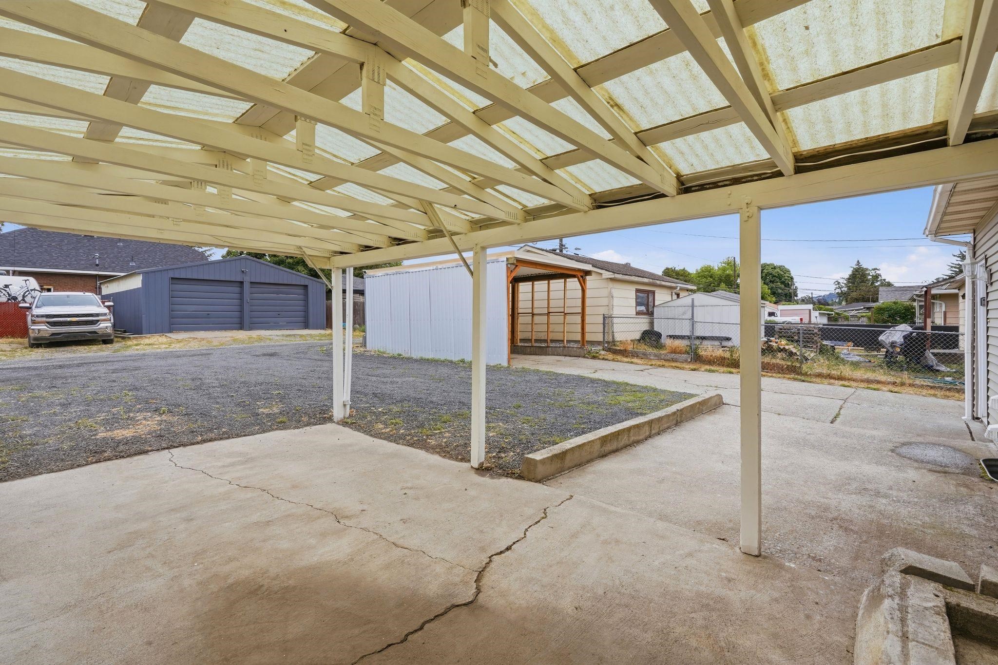 1207 E Kiernan Ave - Photo 30