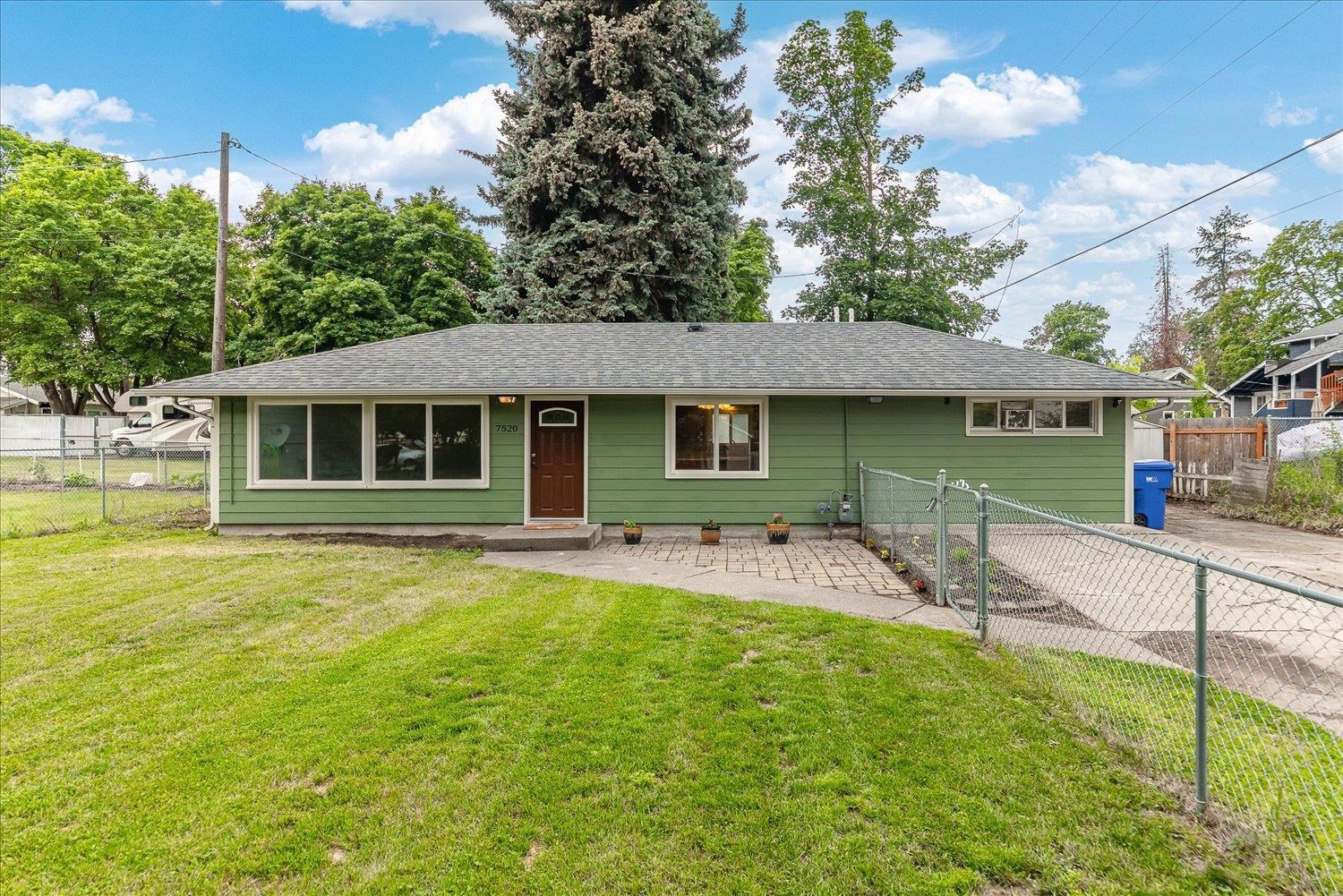 7520 E Dalton Ave - Photo 1