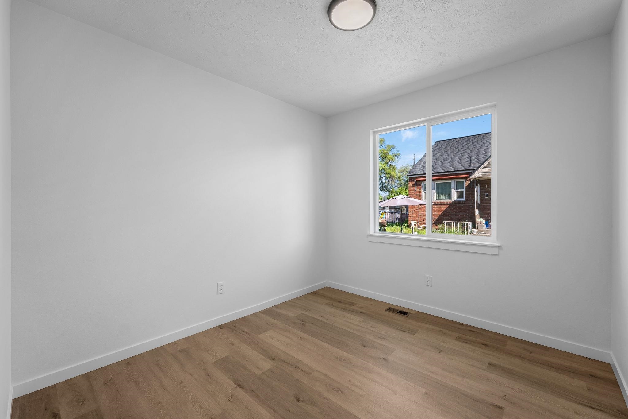 2111 N Sipple Rd - Photo 16