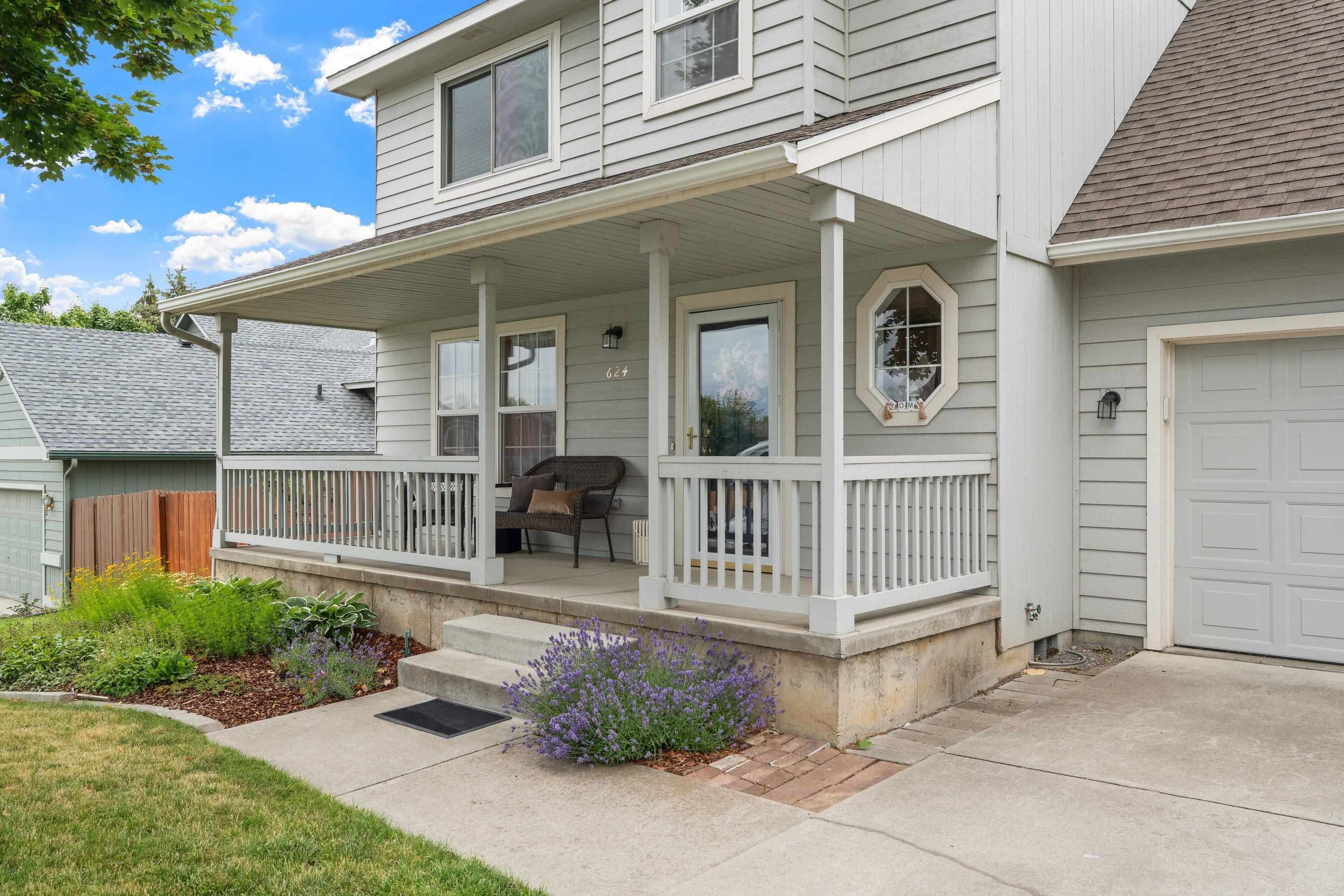 624 Golden Hills Dr - Photo 2