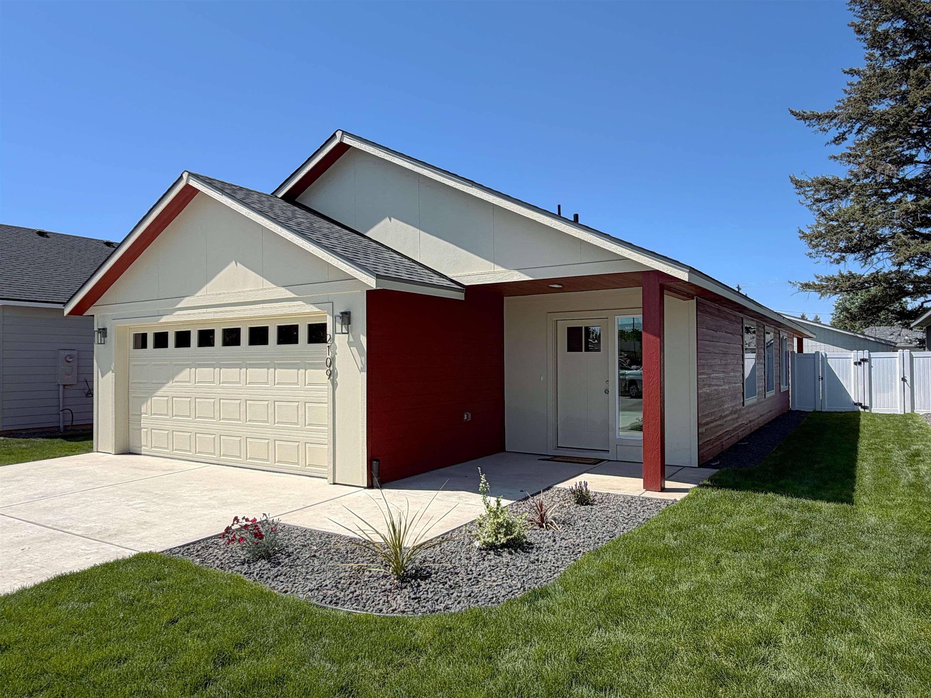 2109 N Sipple Rd - Photo 1
