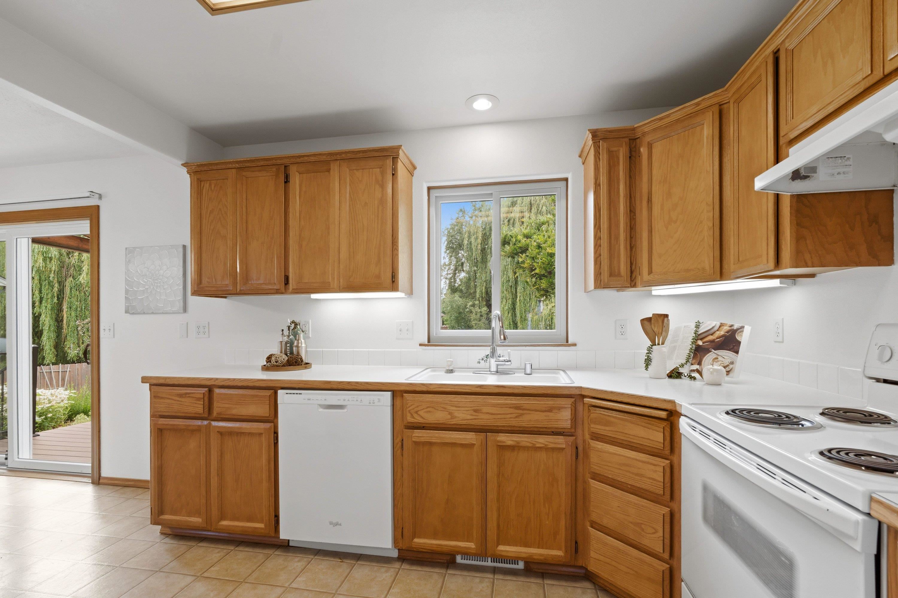 624 Golden Hills Dr - Photo 12