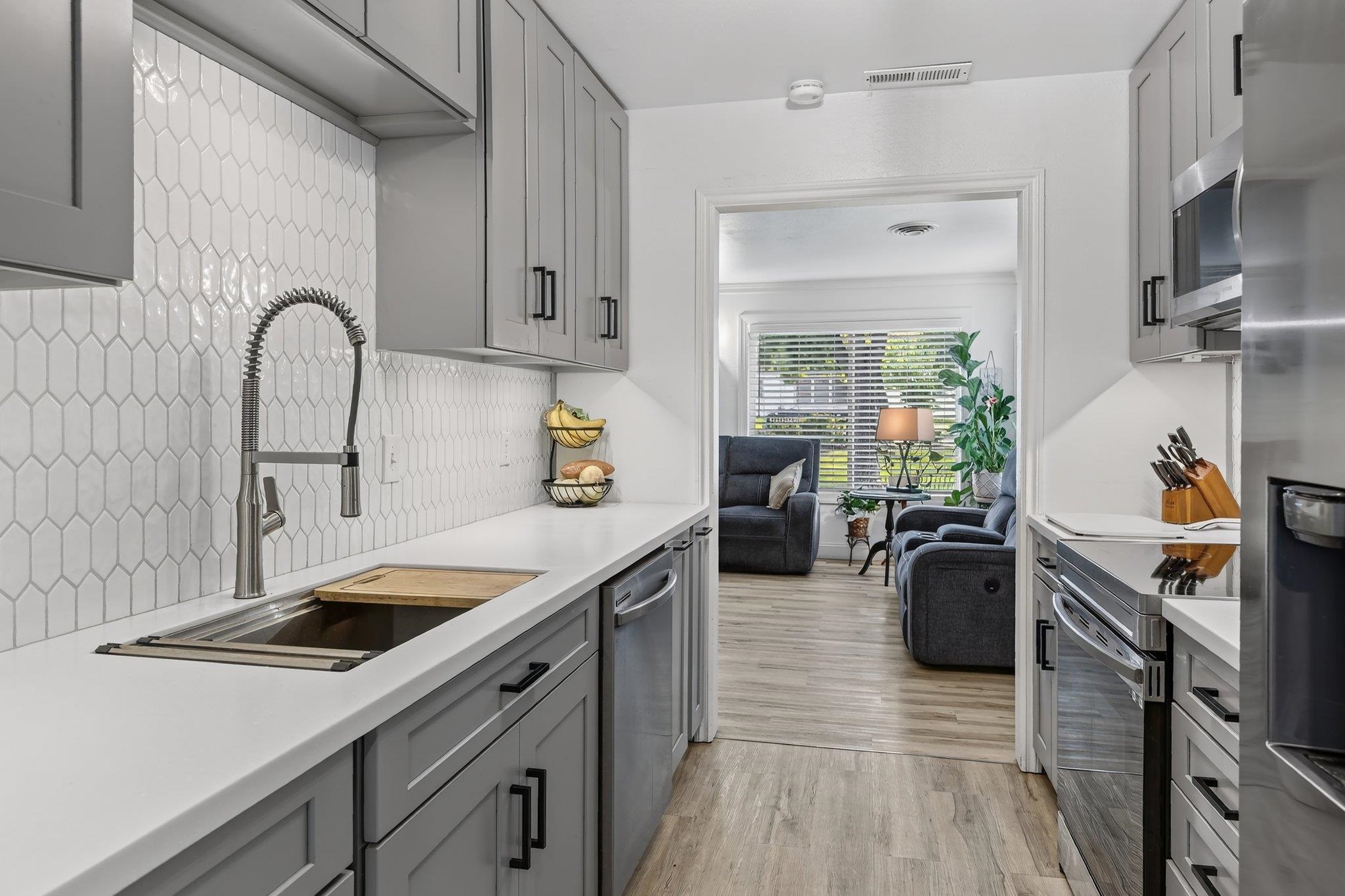 3302 N Vista Rd - Photo 7