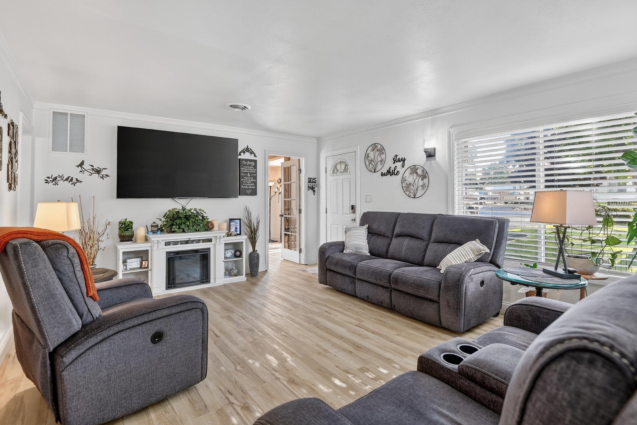 3302 N Vista Rd - Photo 8