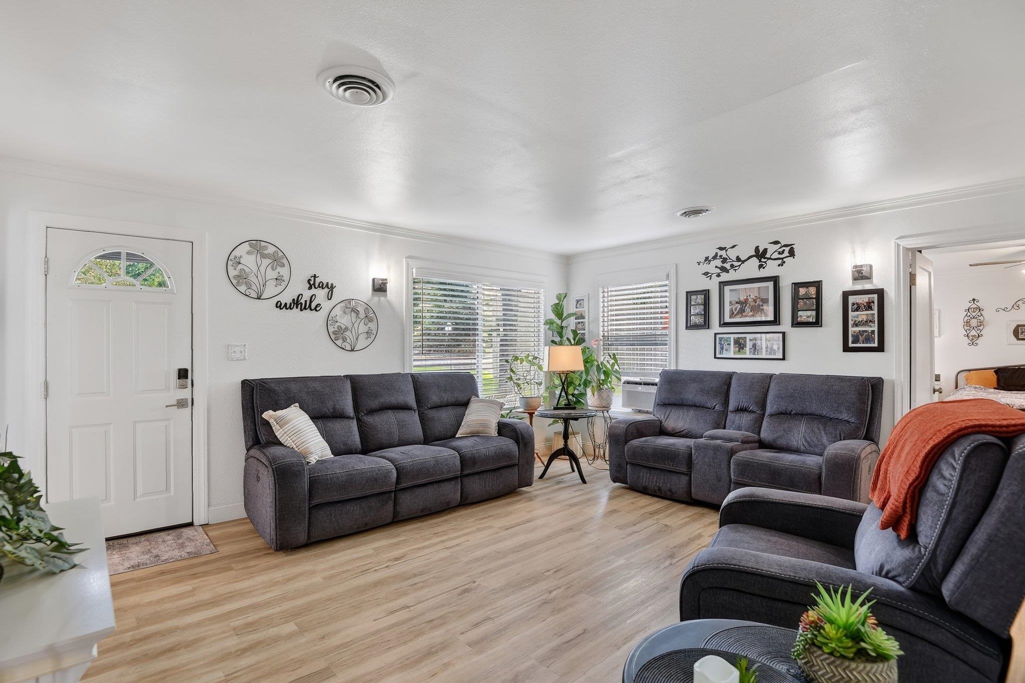 3302 N Vista Rd - Photo 9