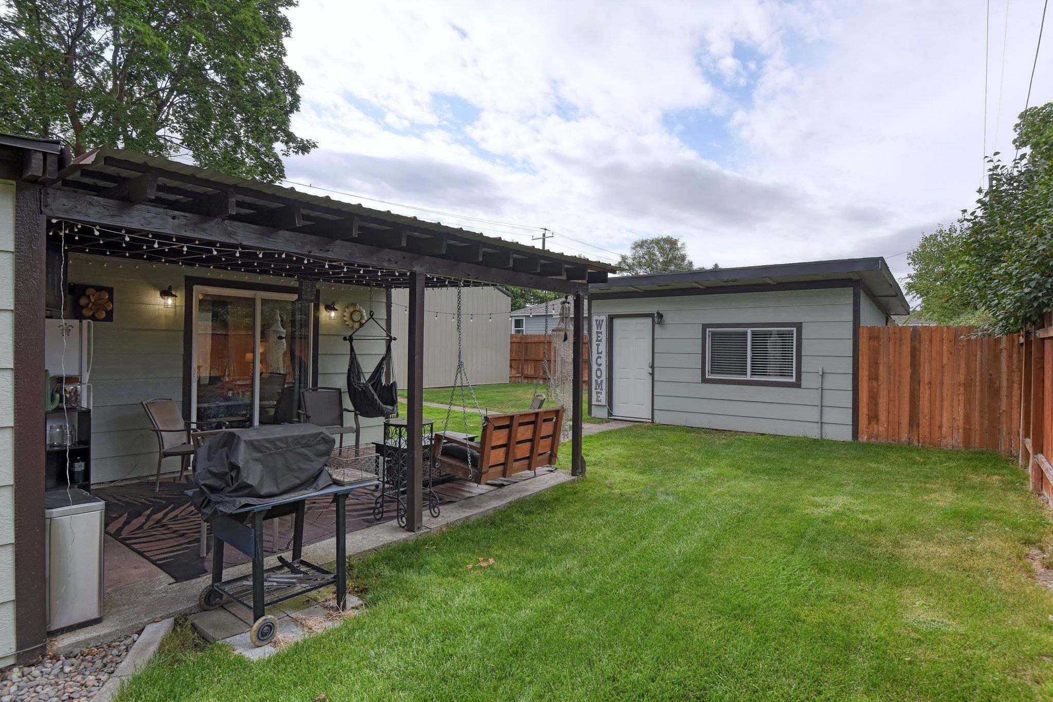 3302 N Vista Rd - Photo 18