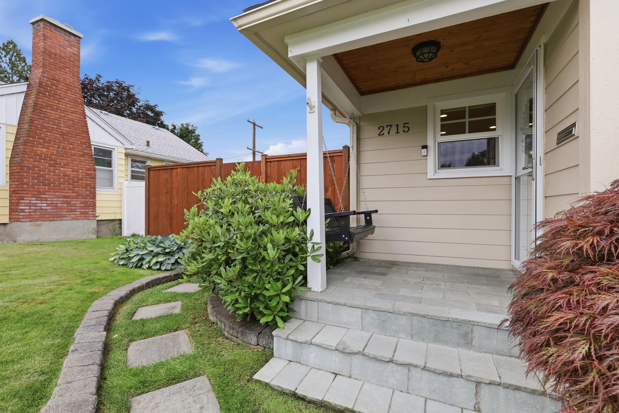 2715 W Rockwell Ave - Photo 3