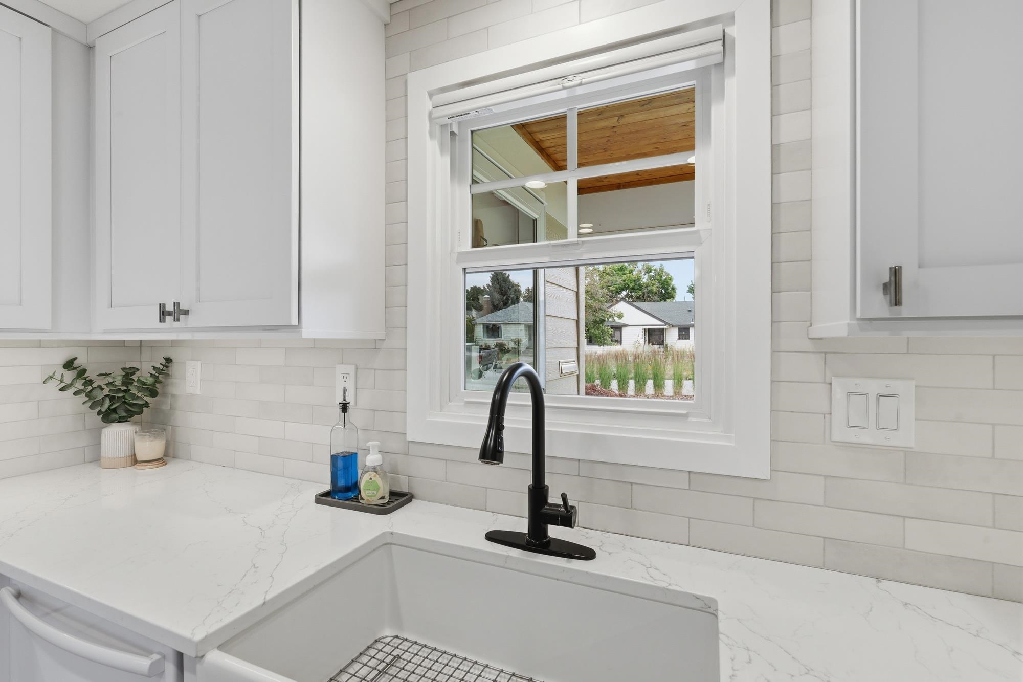 2715 W Rockwell Ave - Photo 12